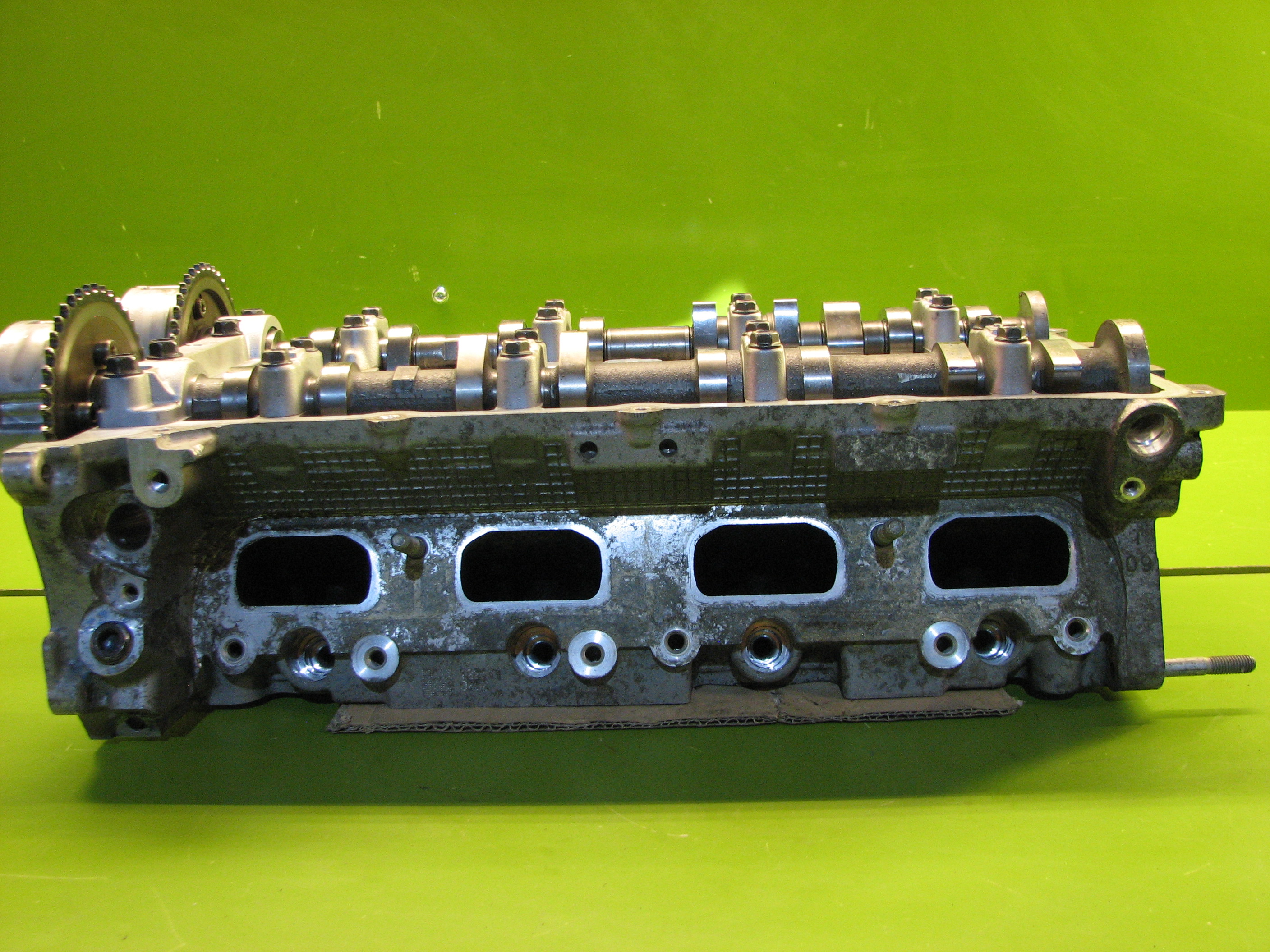 سر سیلندر آزرا - چپ -N1