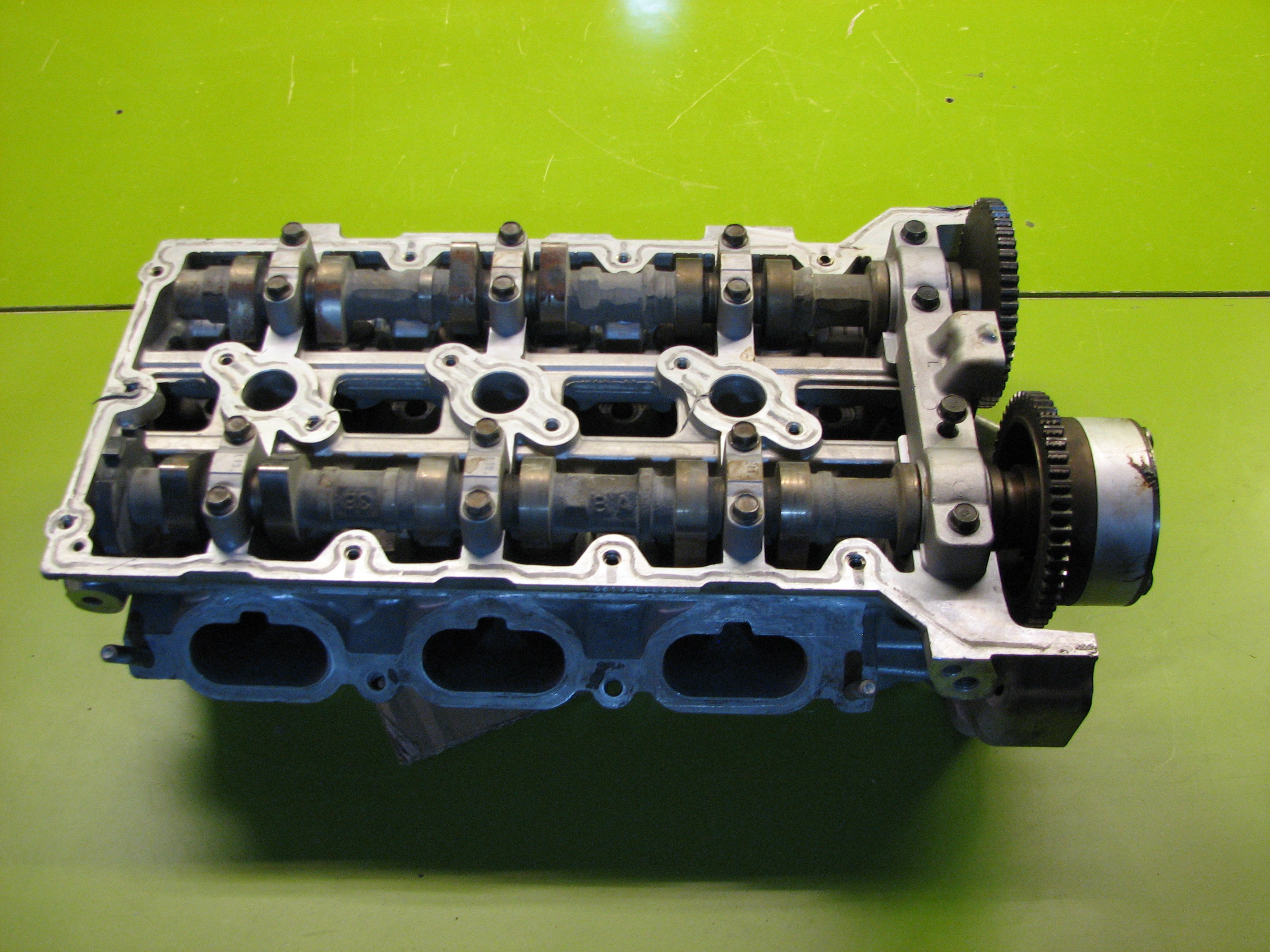 سر سیلندر آزرا - چپ -N1