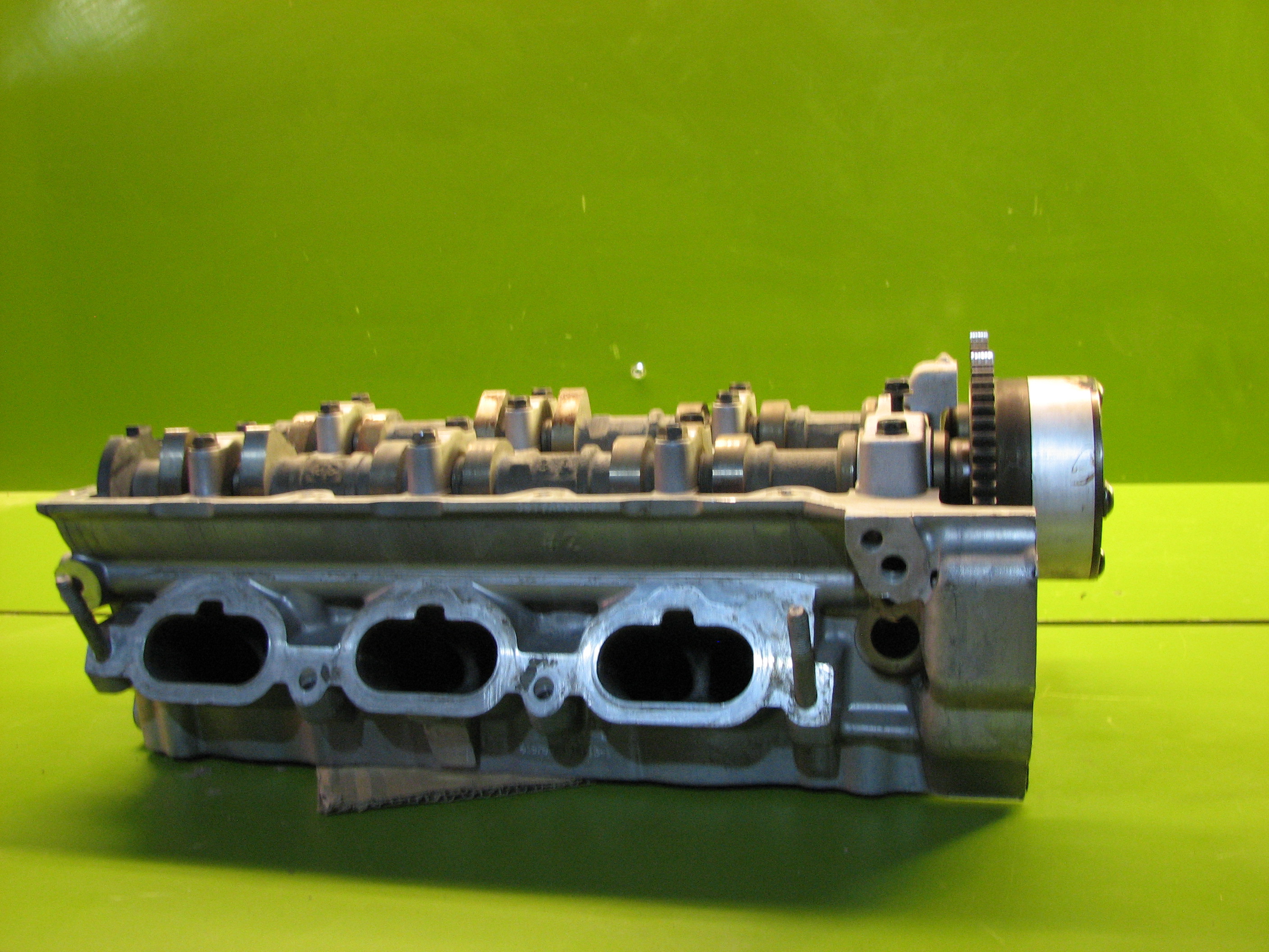 سر سیلندر آزرا - چپ -N1