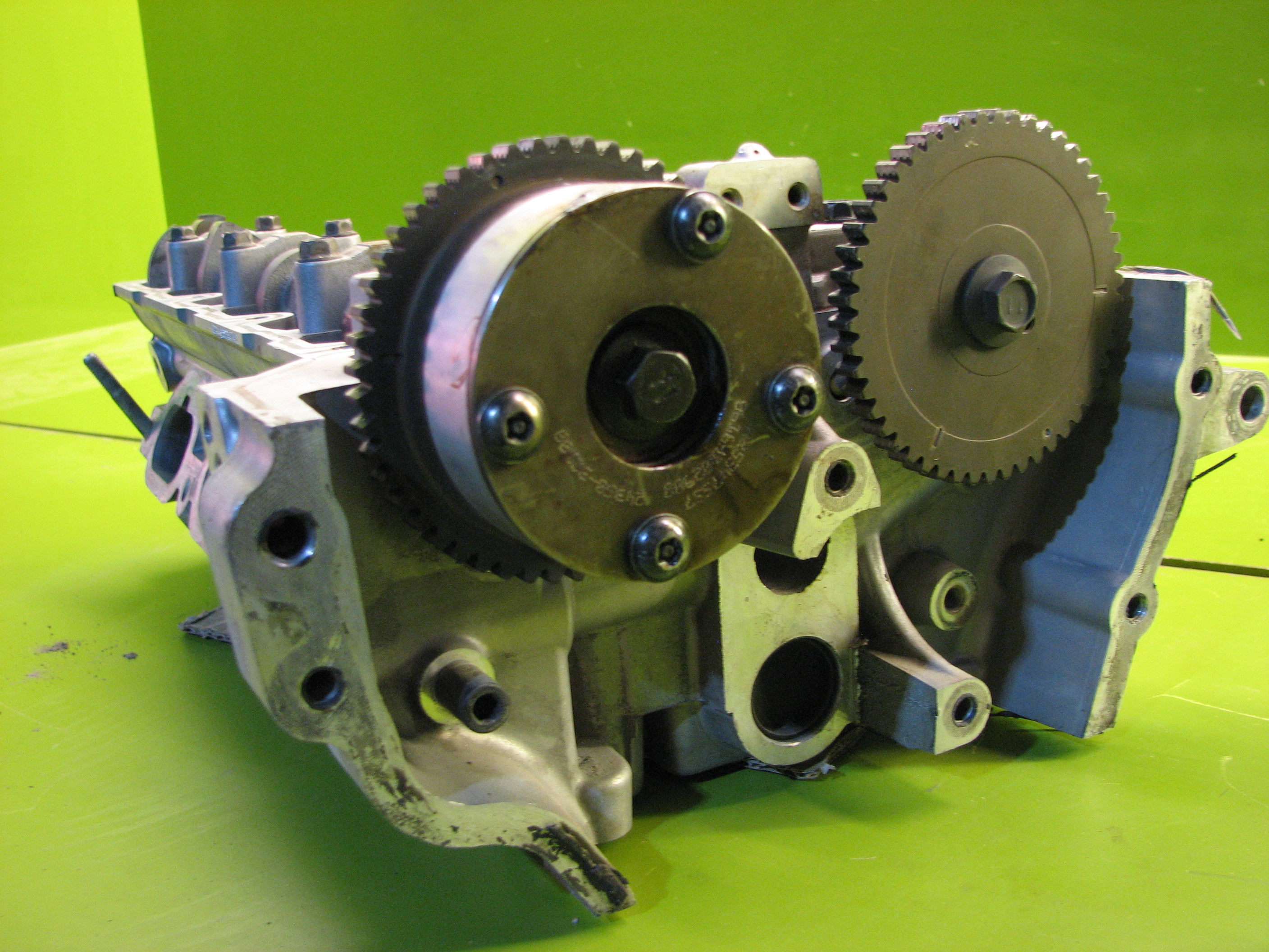 سر سیلندر آزرا - چپ -N1