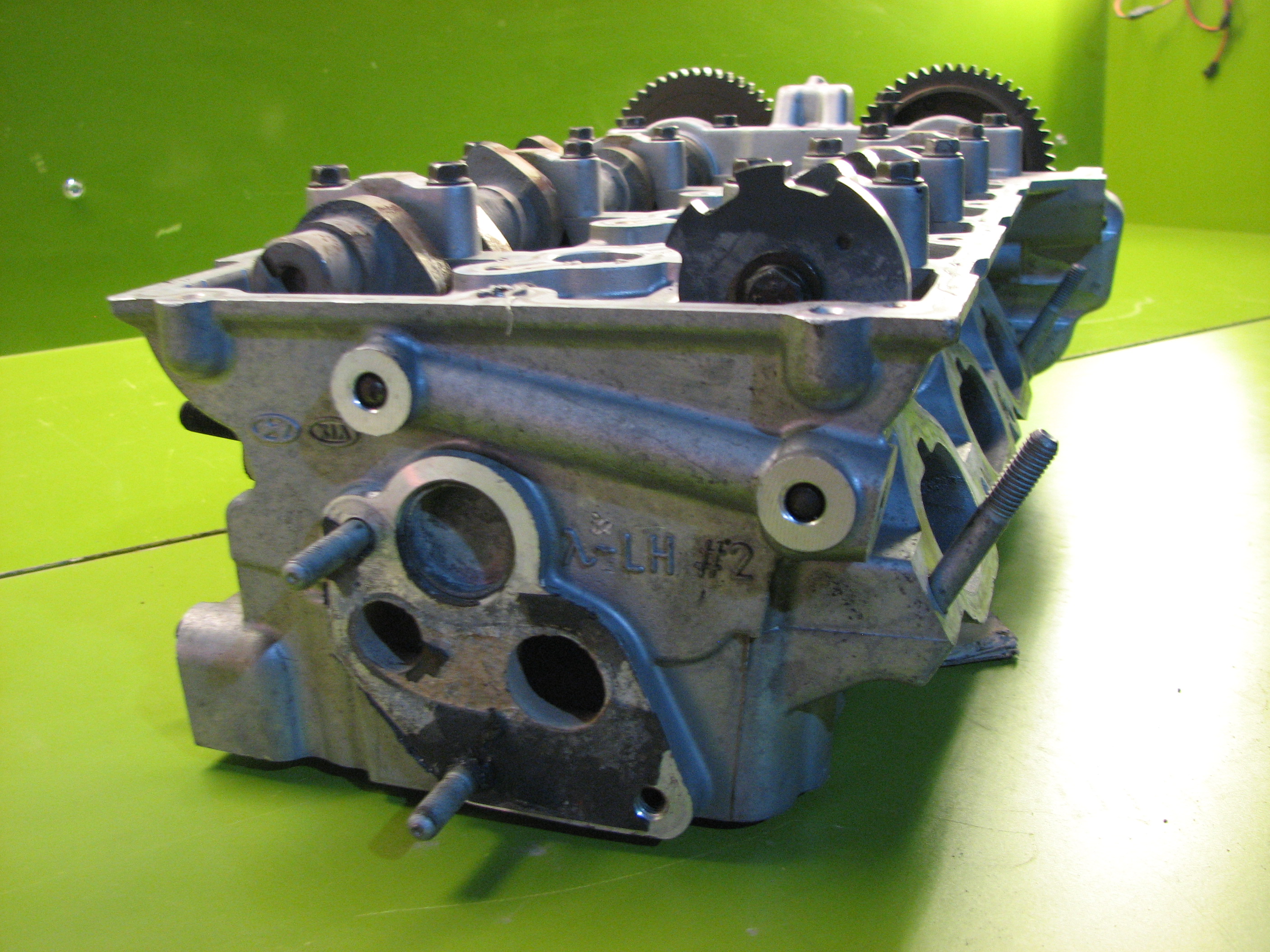 سر سیلندر آزرا - چپ -N1