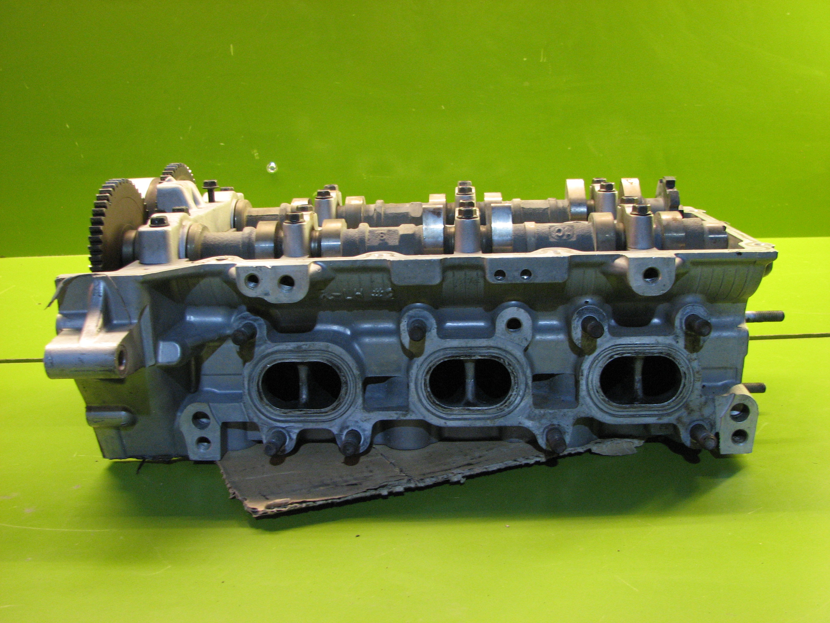 سر سیلندر آزرا - چپ -N1