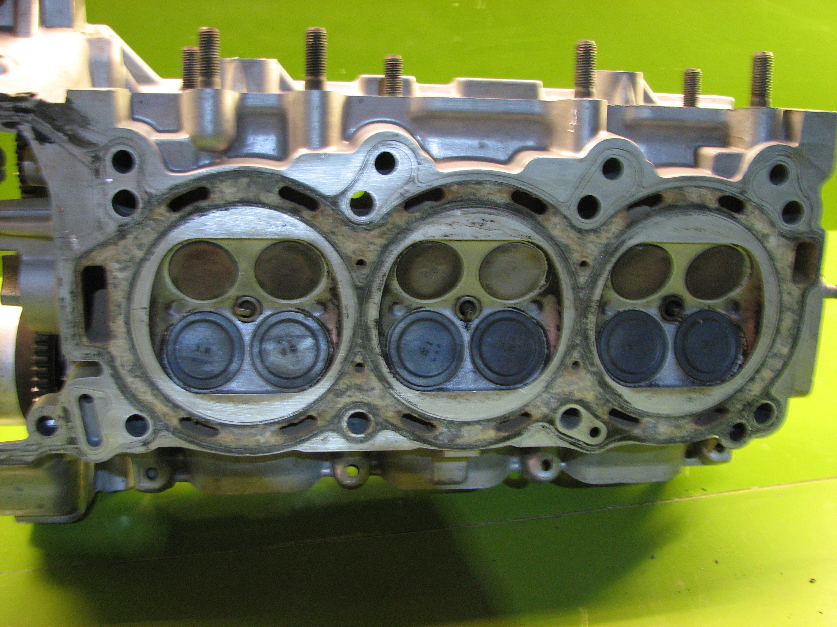 سر سیلندر آزرا - چپ -N1