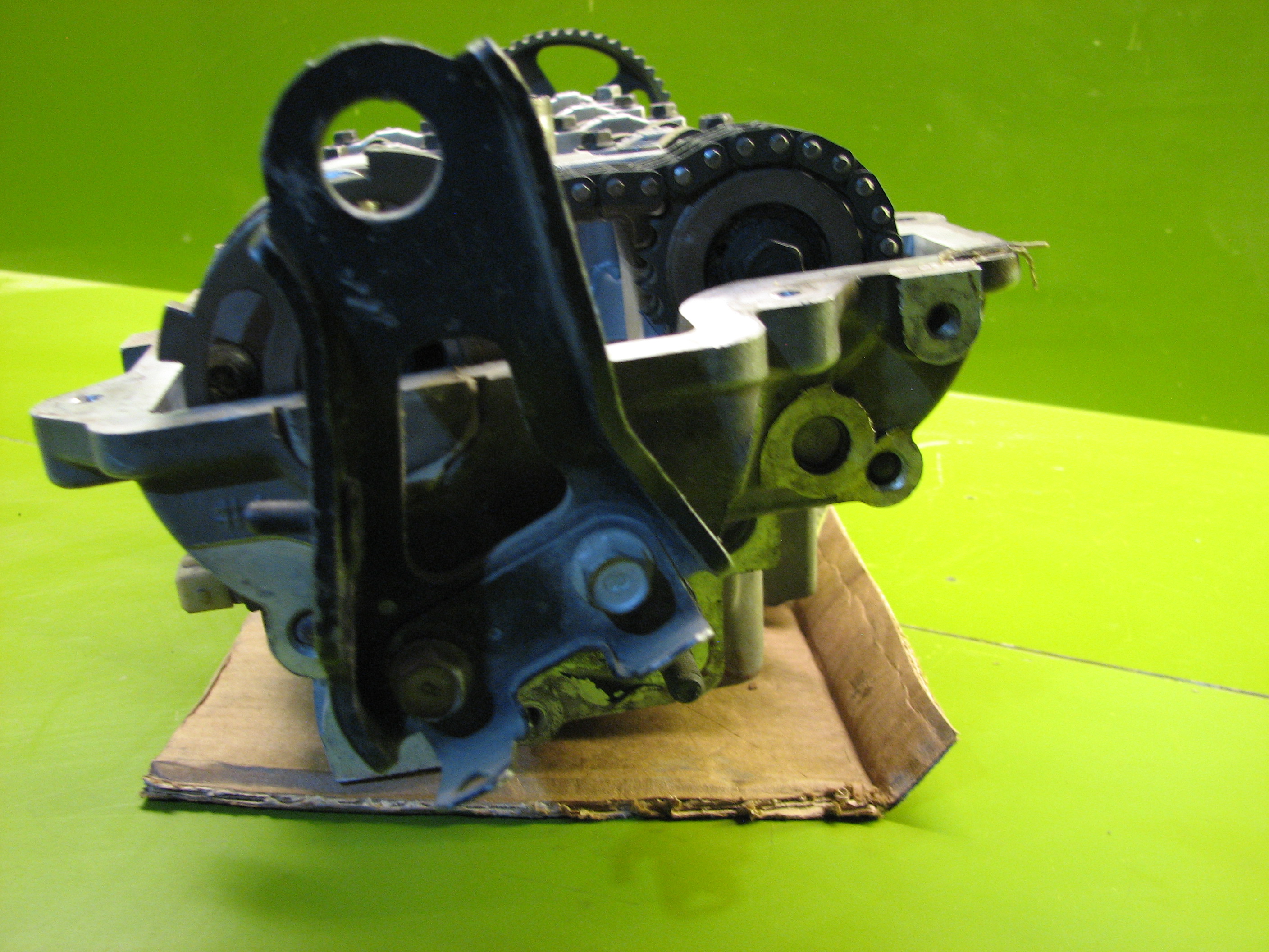 سر سیلندر سانتافه 2/7 - راست - N6