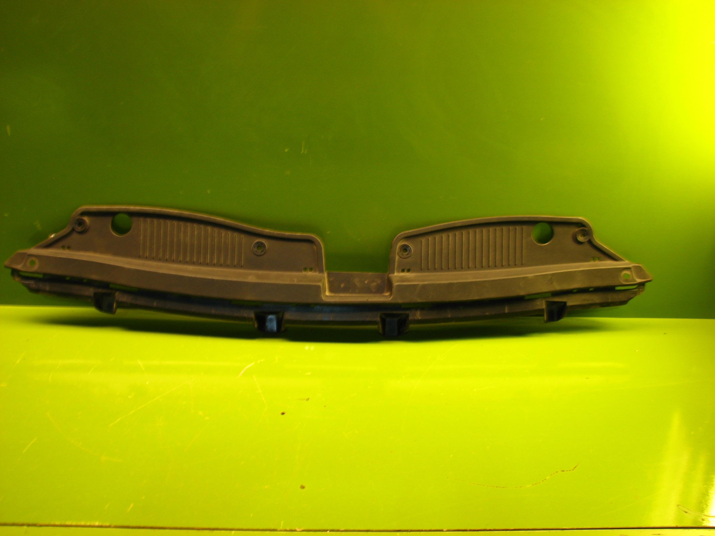 قاب بالای رادیاتور i20