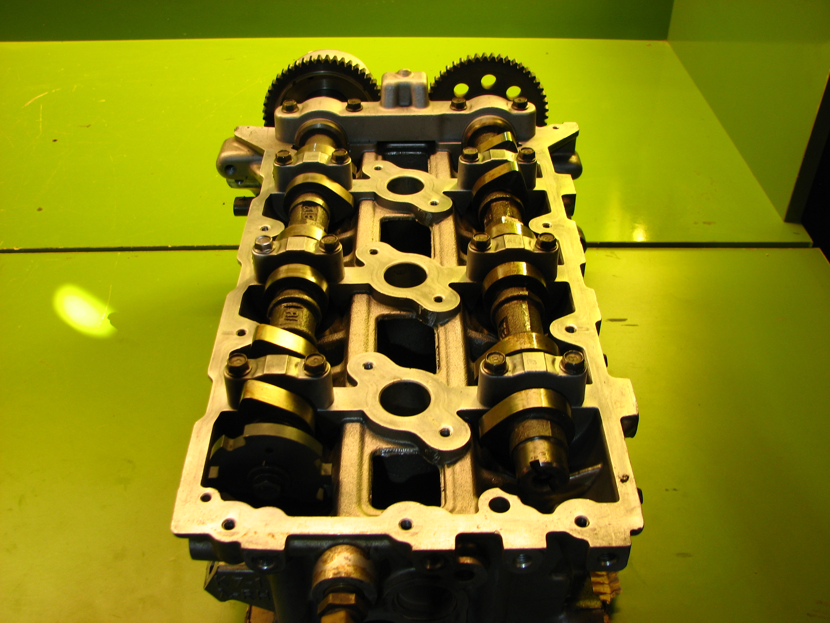 سر سیلندر آزرا - راست - N2