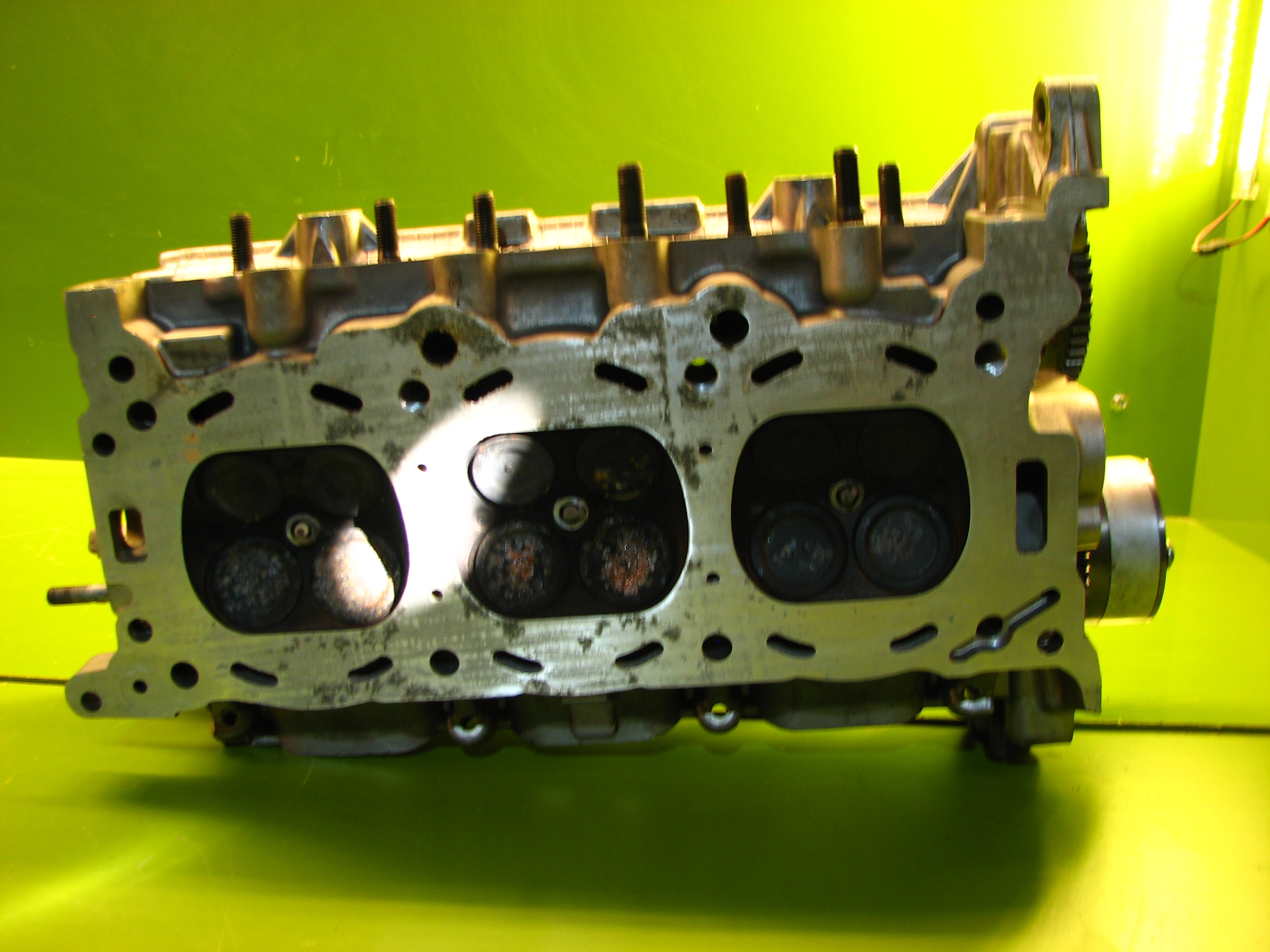 سر سیلندر آزرا - راست - N2