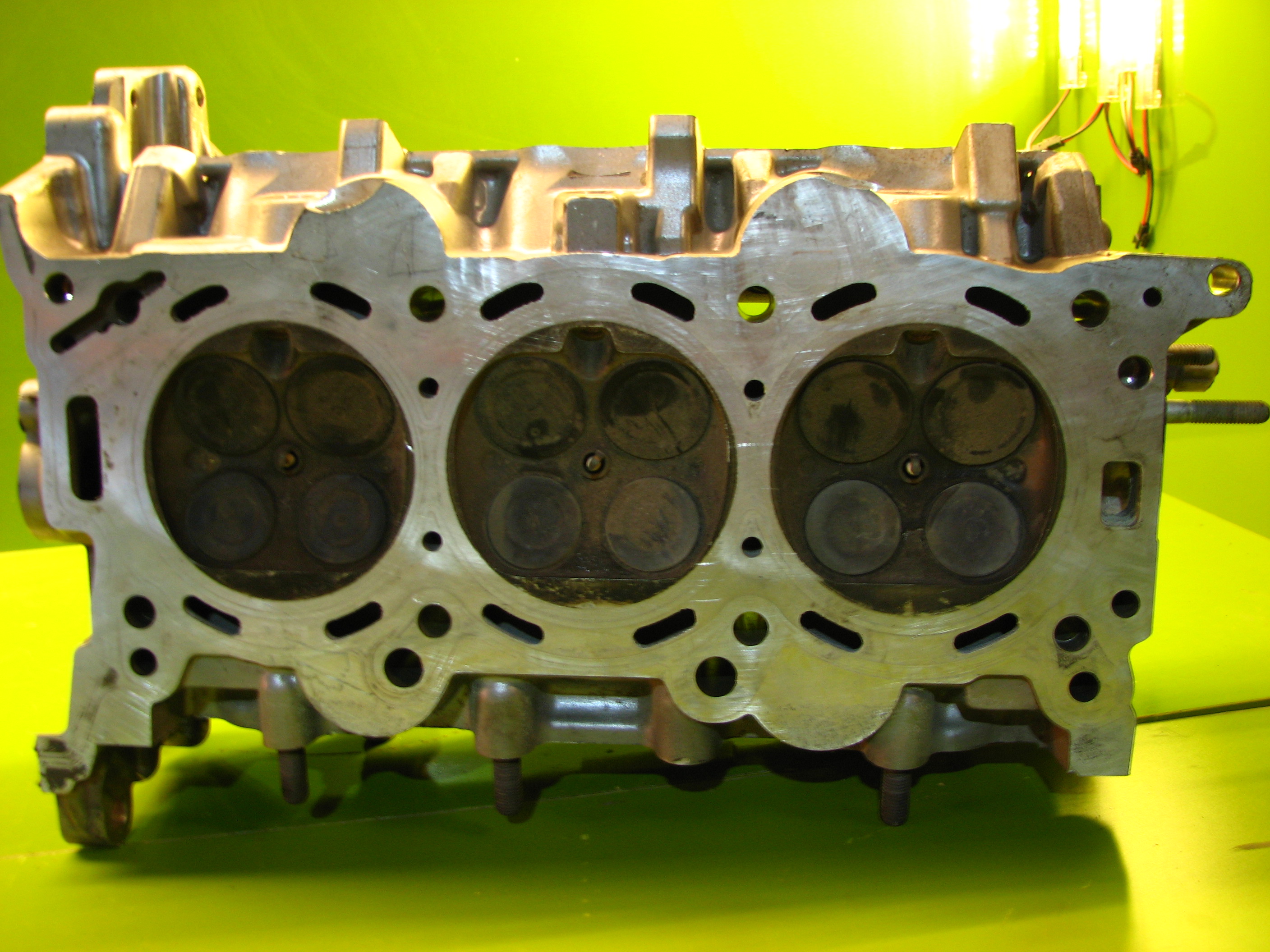 سر سیلندر آزرا - راست - N4