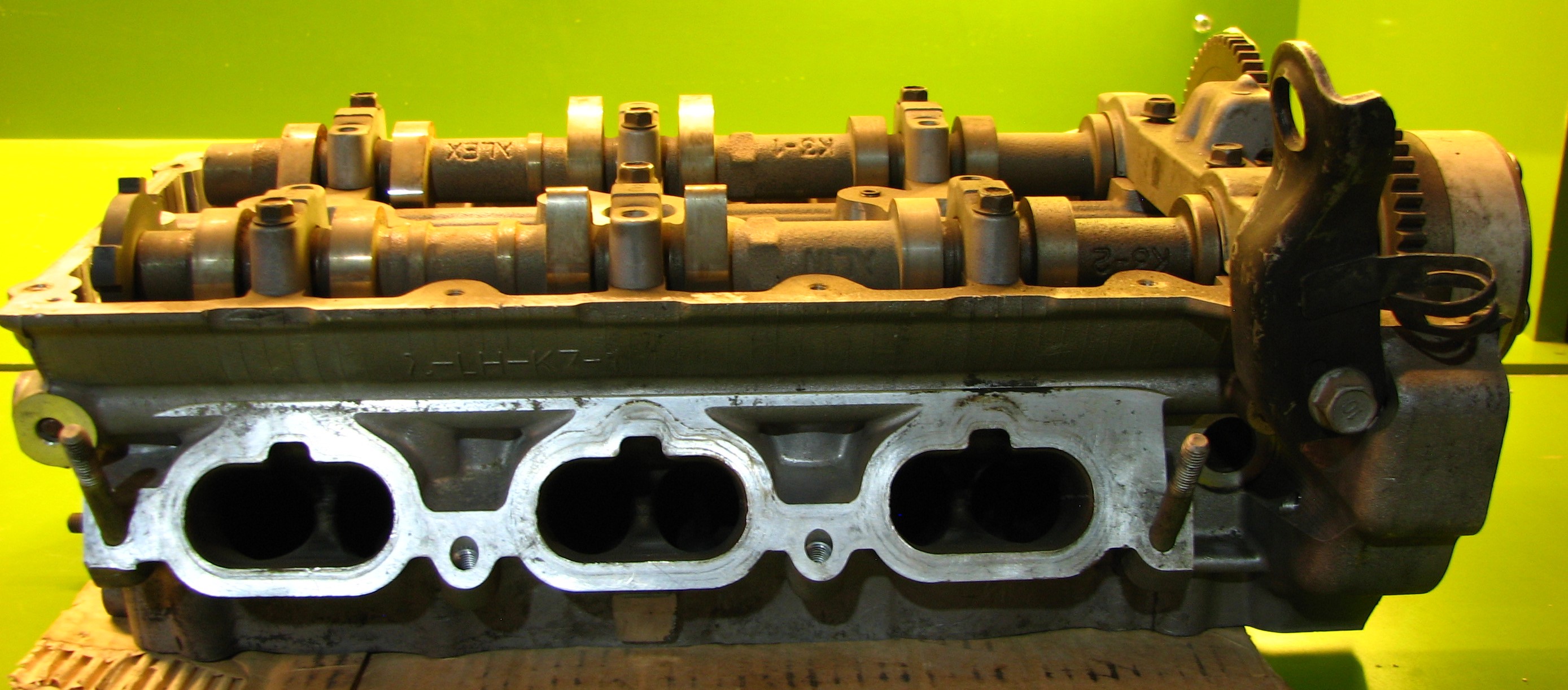 سر سیلندر آزرا - چپ - N6