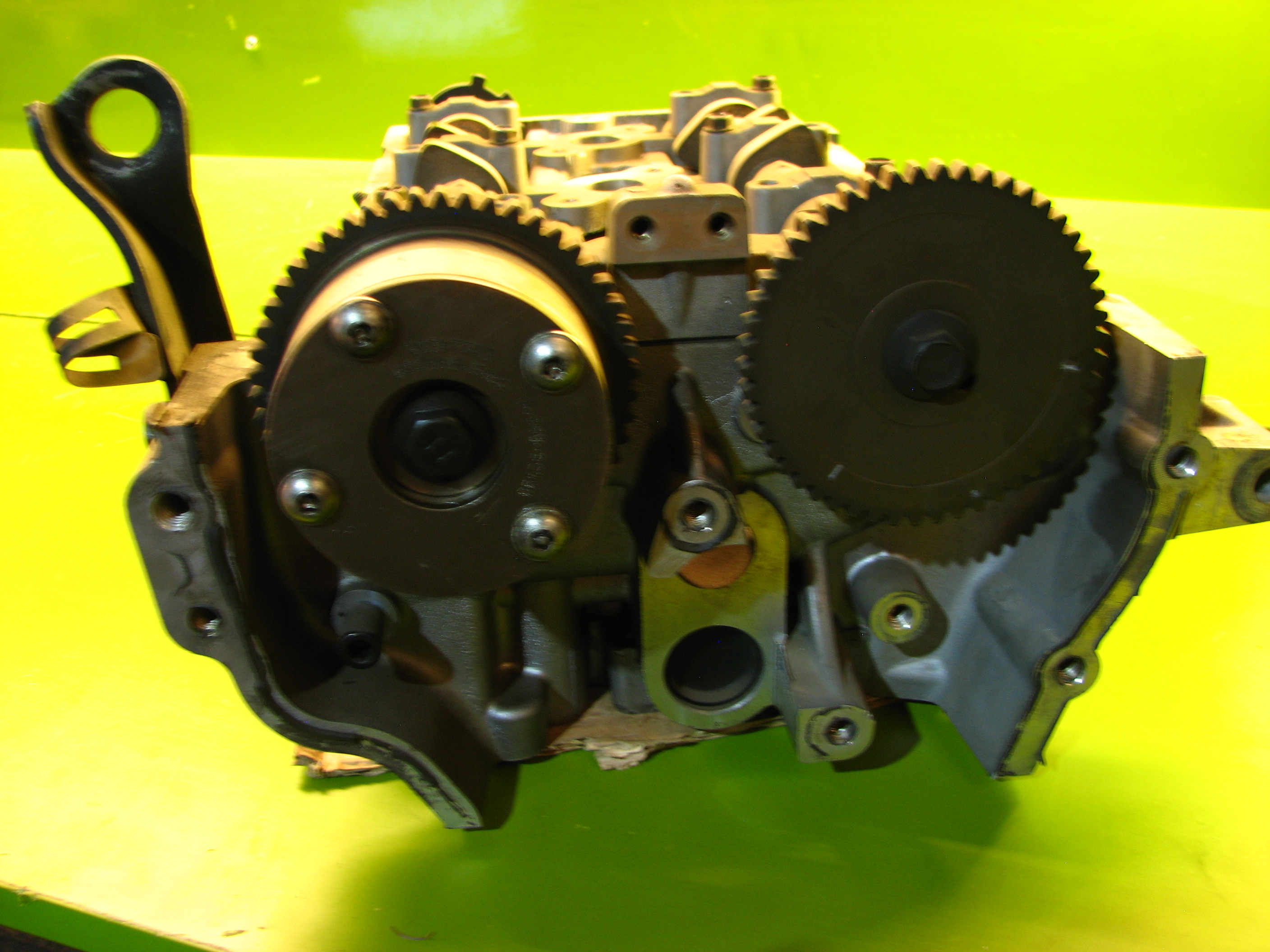 سر سیلندر آزرا - چپ - N6