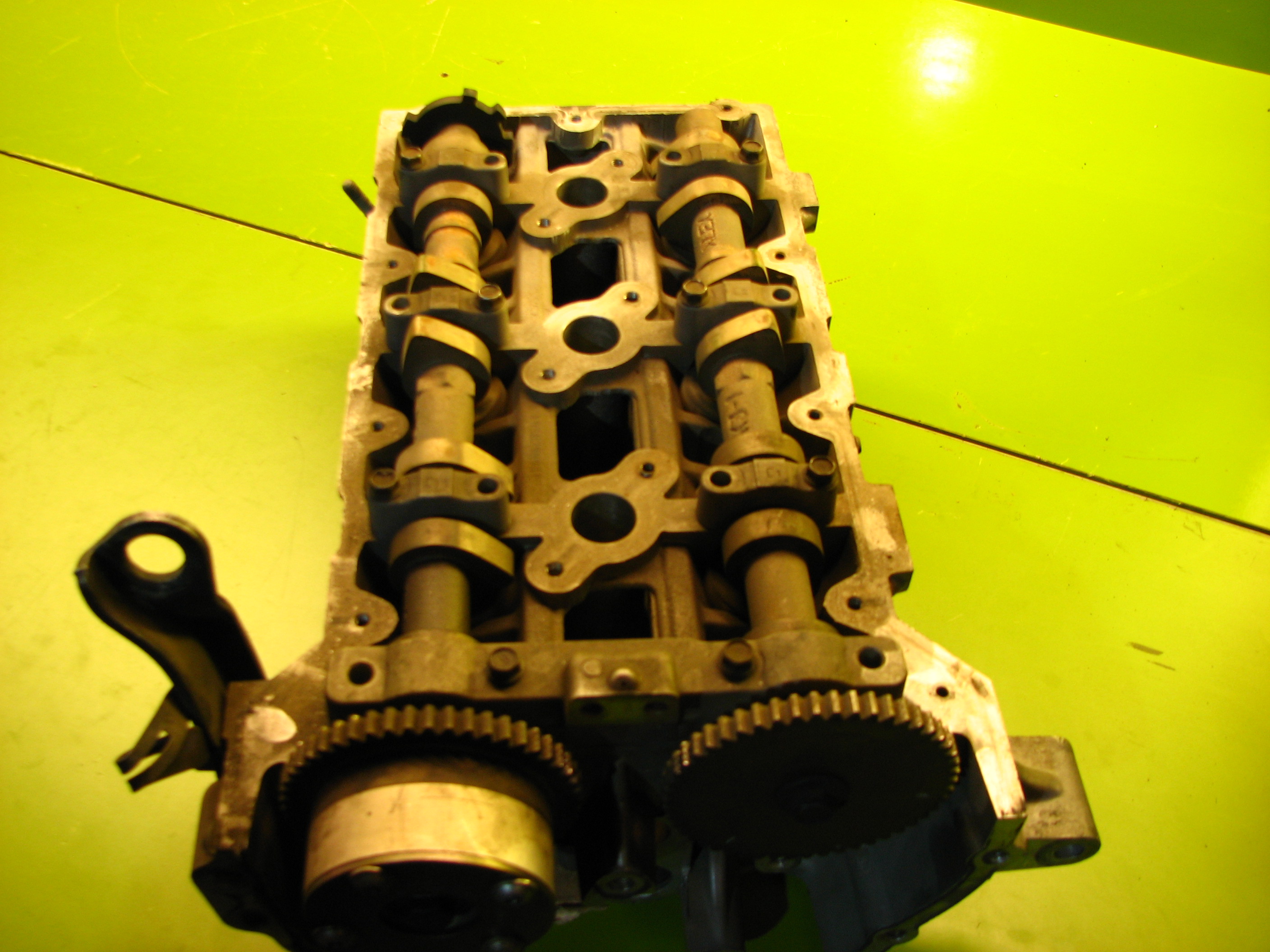 سر سیلندر آزرا - چپ - N6