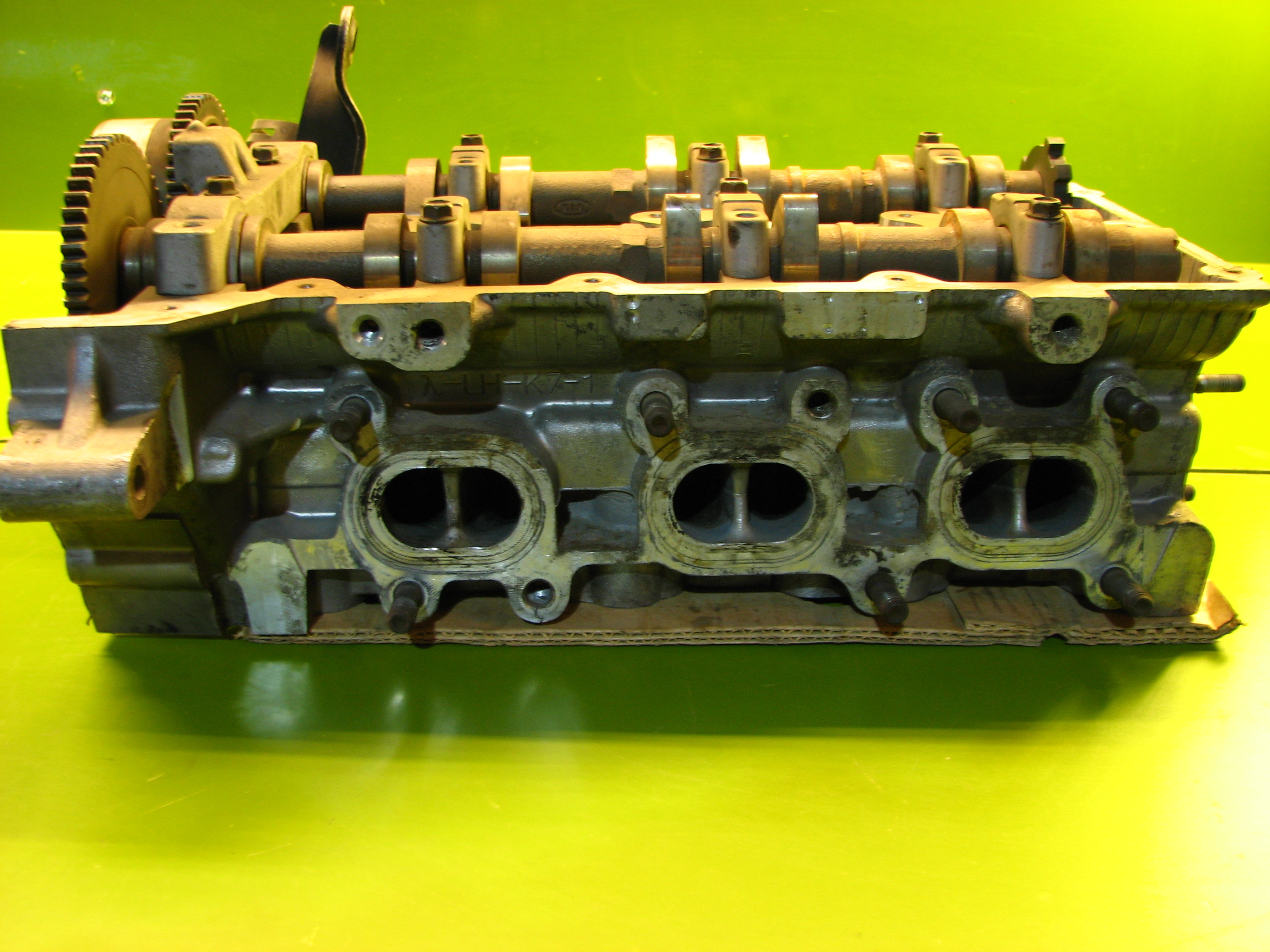 سر سیلندر آزرا - چپ - N6