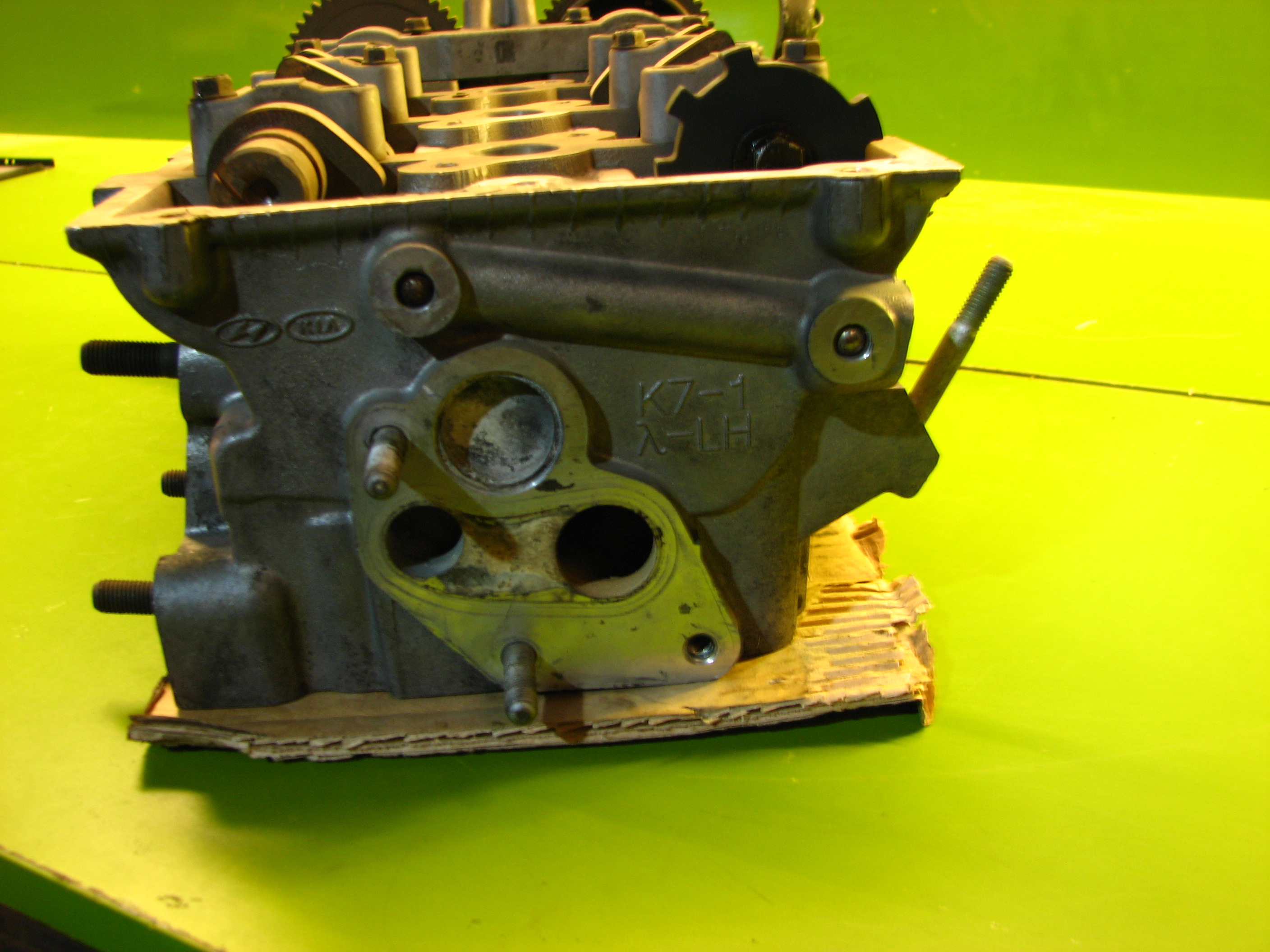 سر سیلندر آزرا - چپ - N6