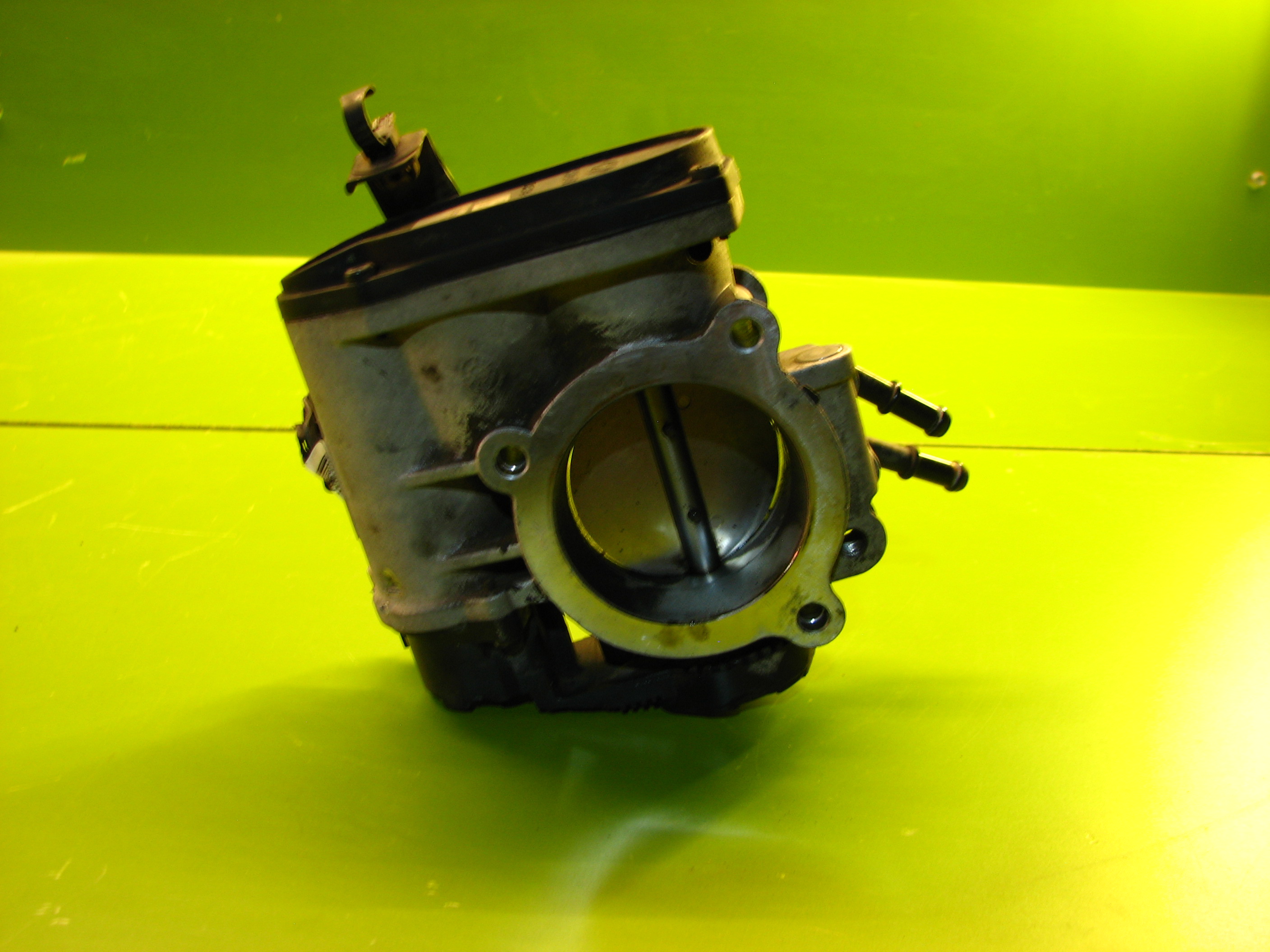 دریچه گاز سانتافه 2/7 (1)