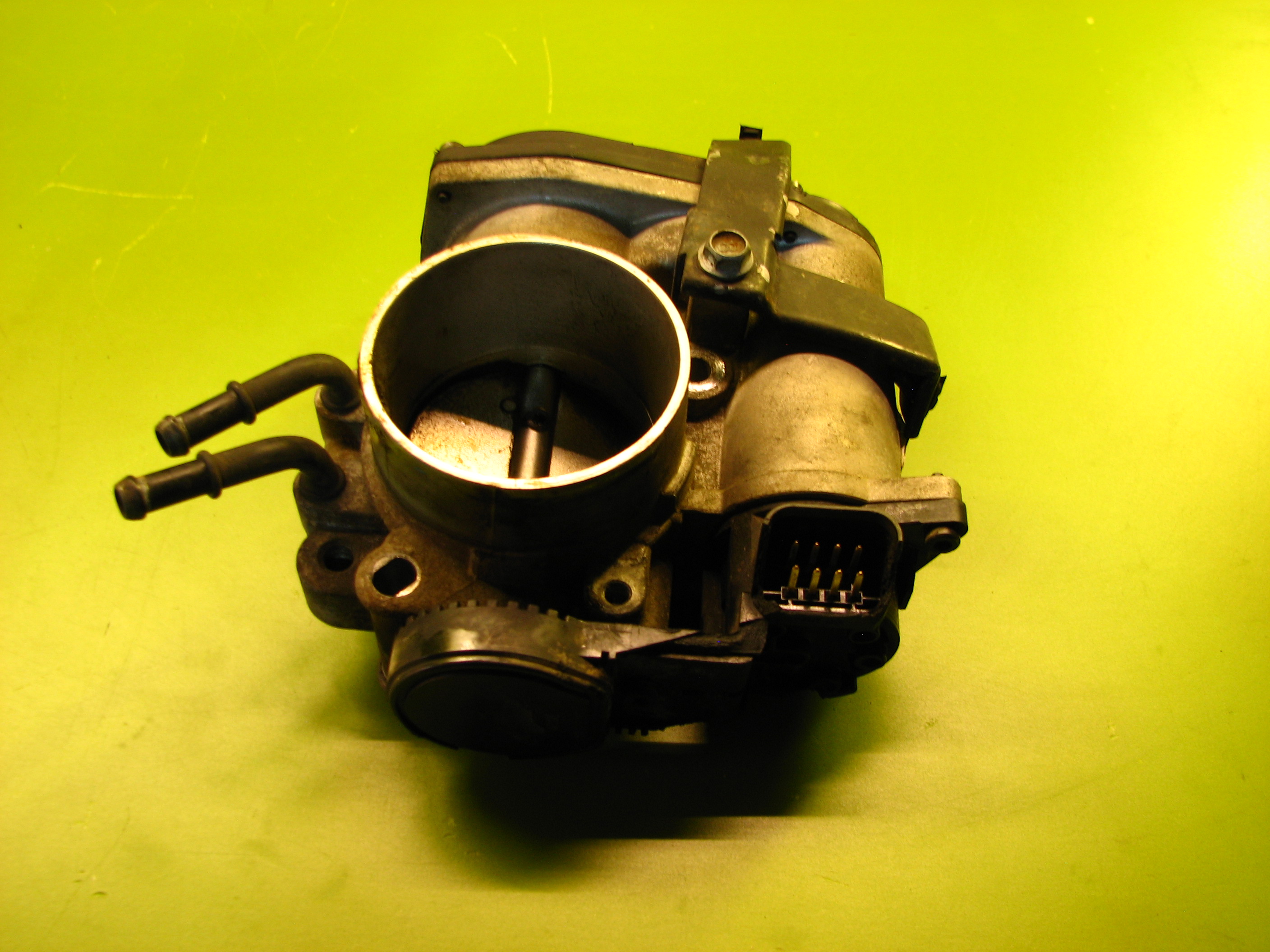 دریچه گاز سانتافه 2/7 (1)