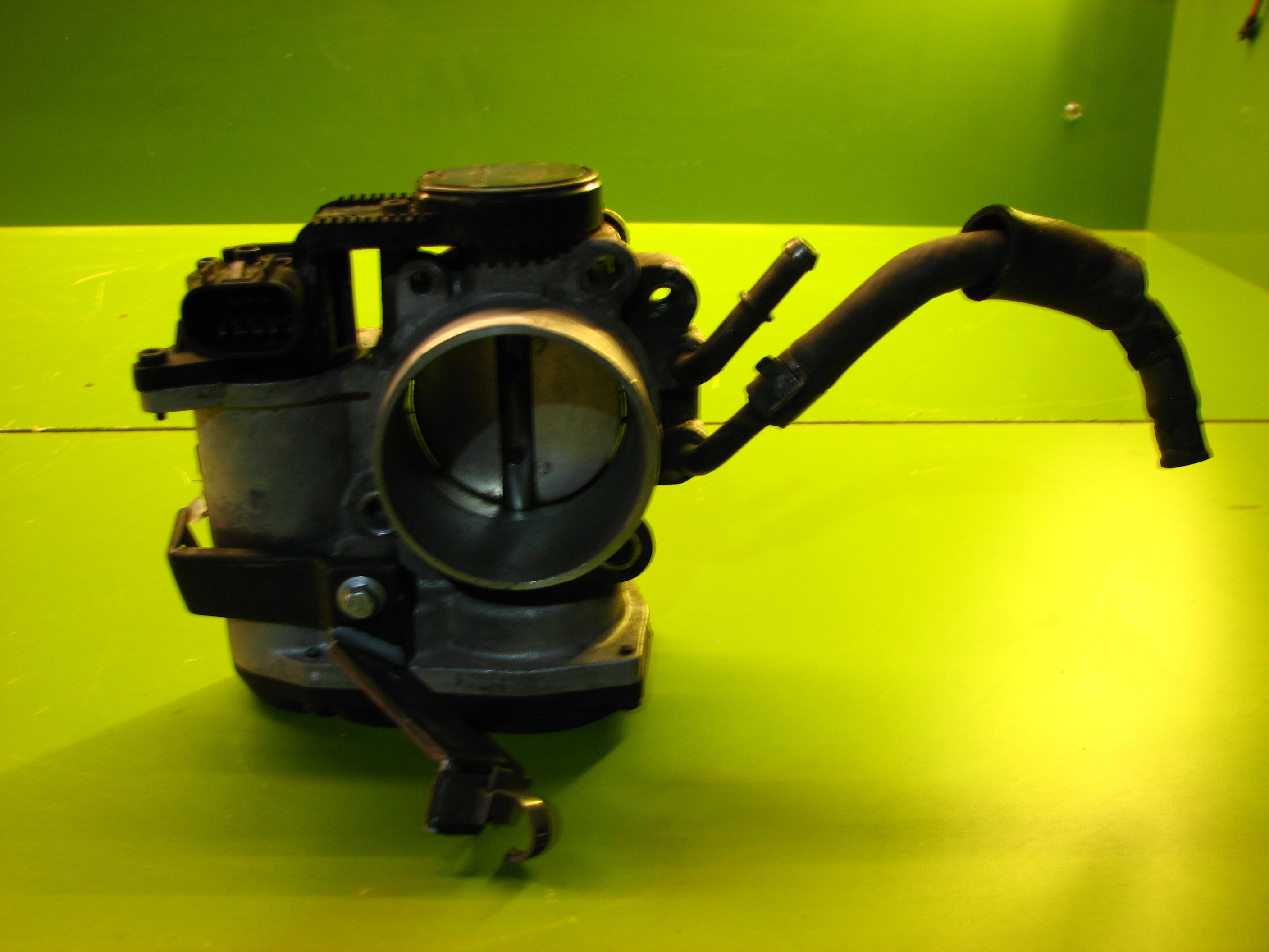 دریچه گاز سانتافه 2/7