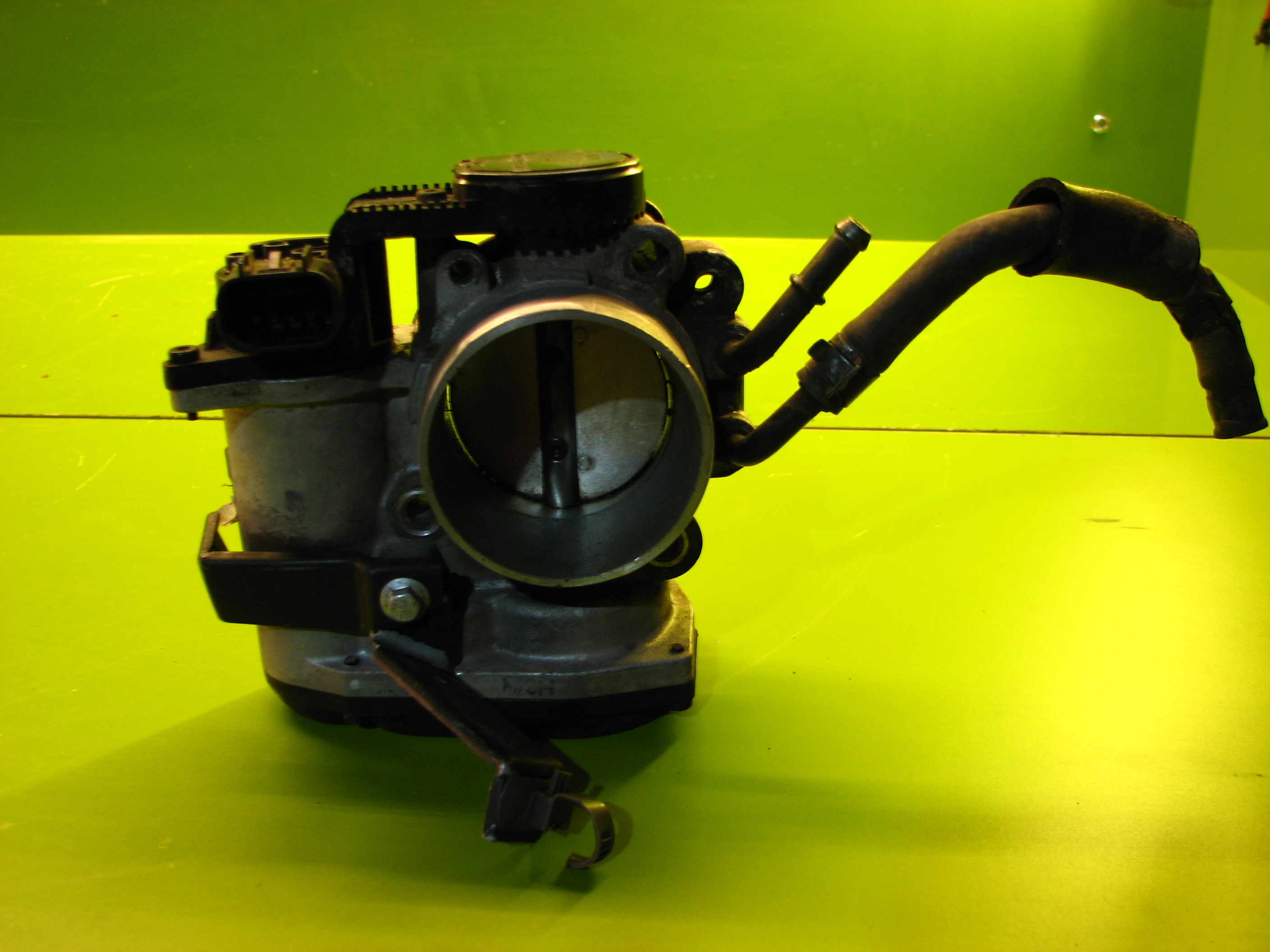 دریچه گاز سانتافه 2/7