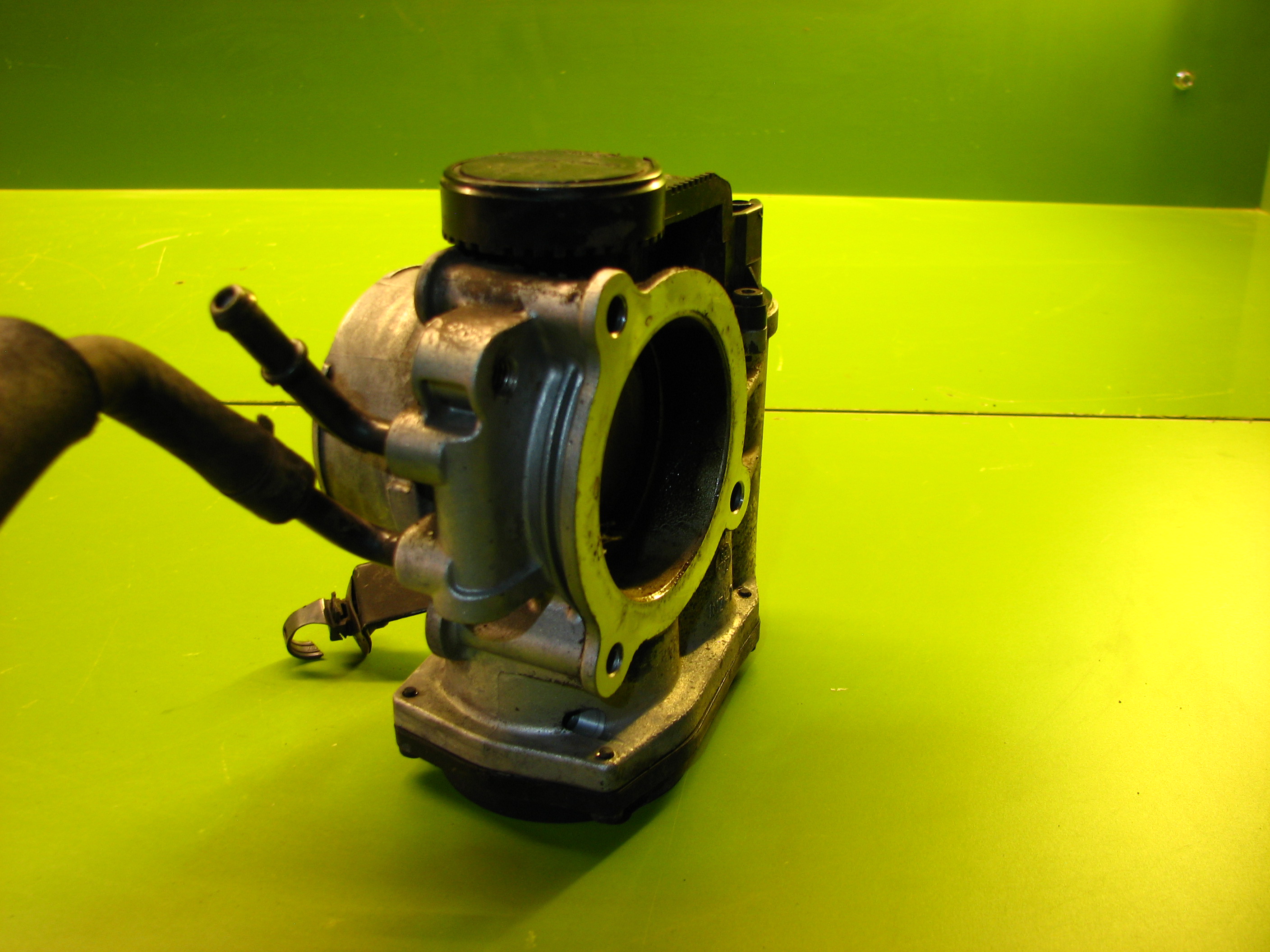 دریچه گاز سانتافه 2/7