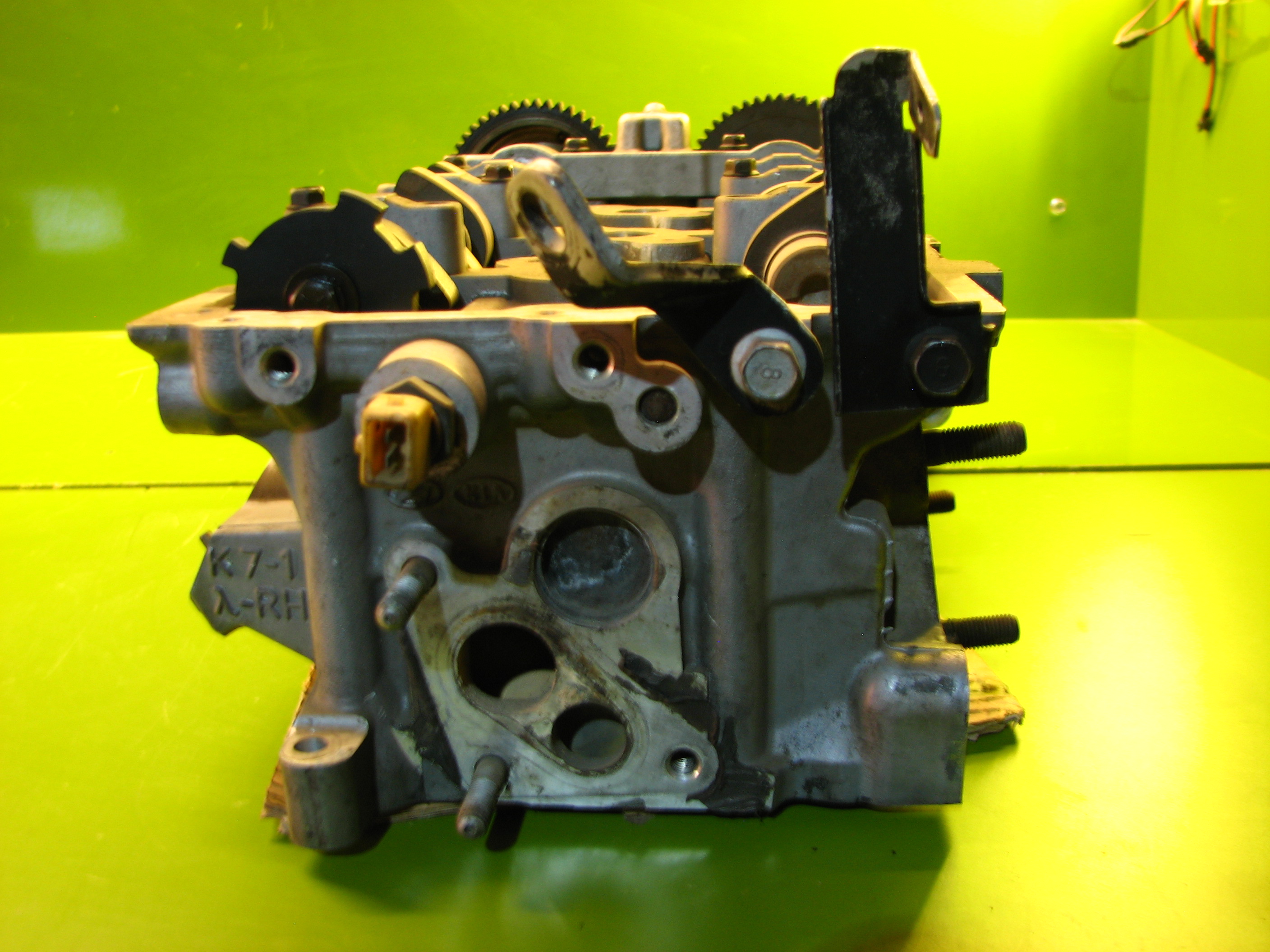 سر سیلندر آزرا - راست - N7