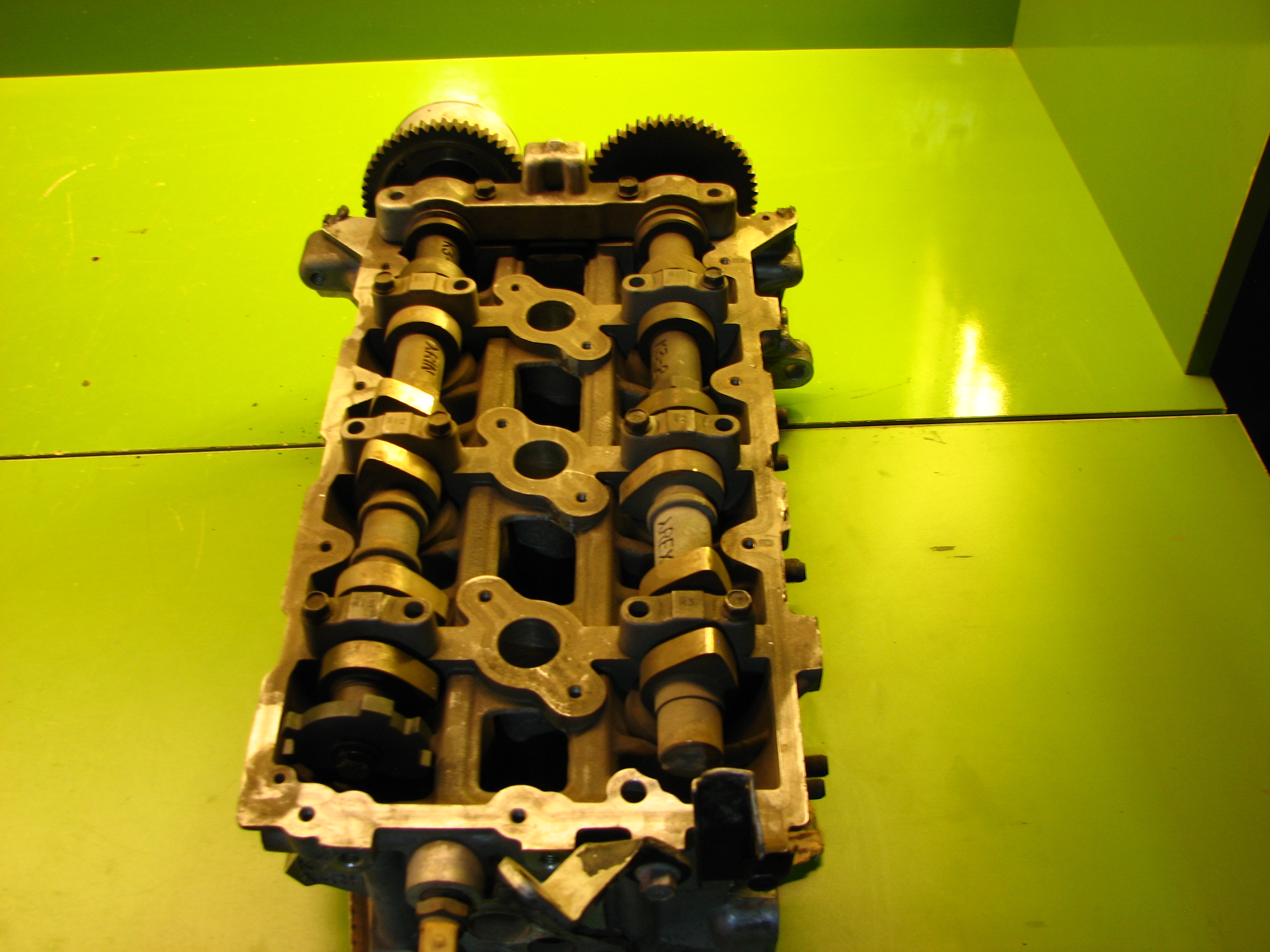 سر سیلندر آزرا - راست - N7