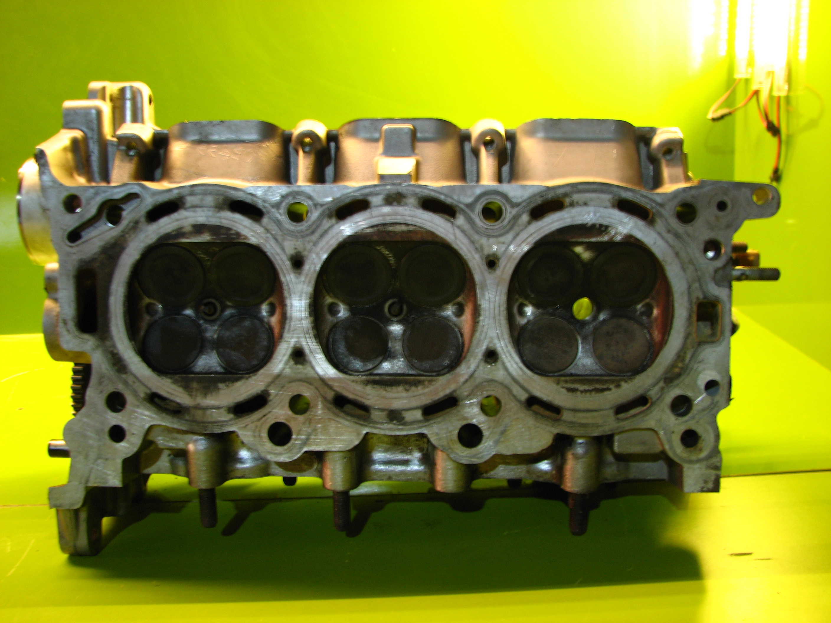 سر سیلندر آزرا - راست - N7