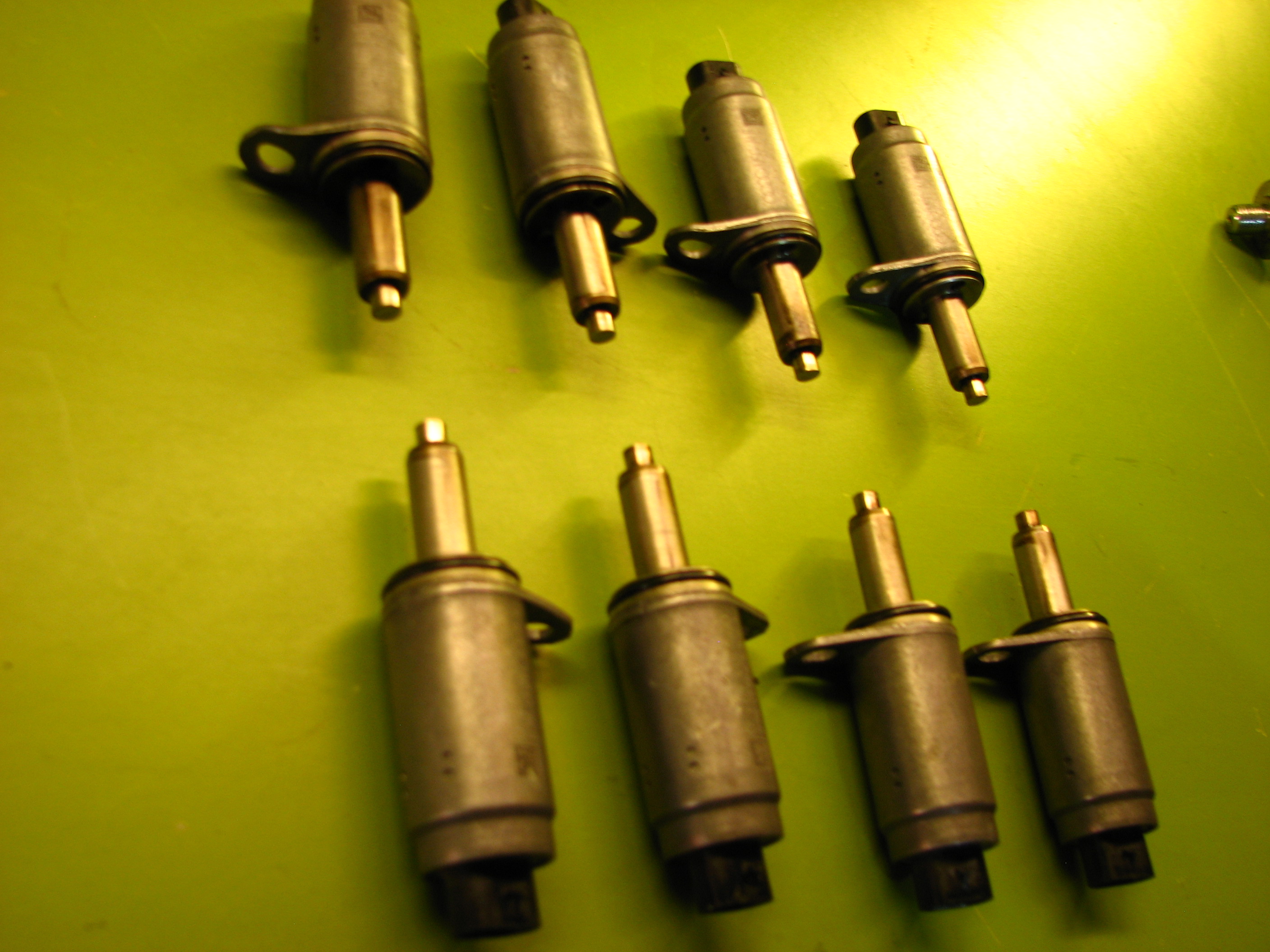 سنسور برقی روی سر سیلندر تیگوان - N1