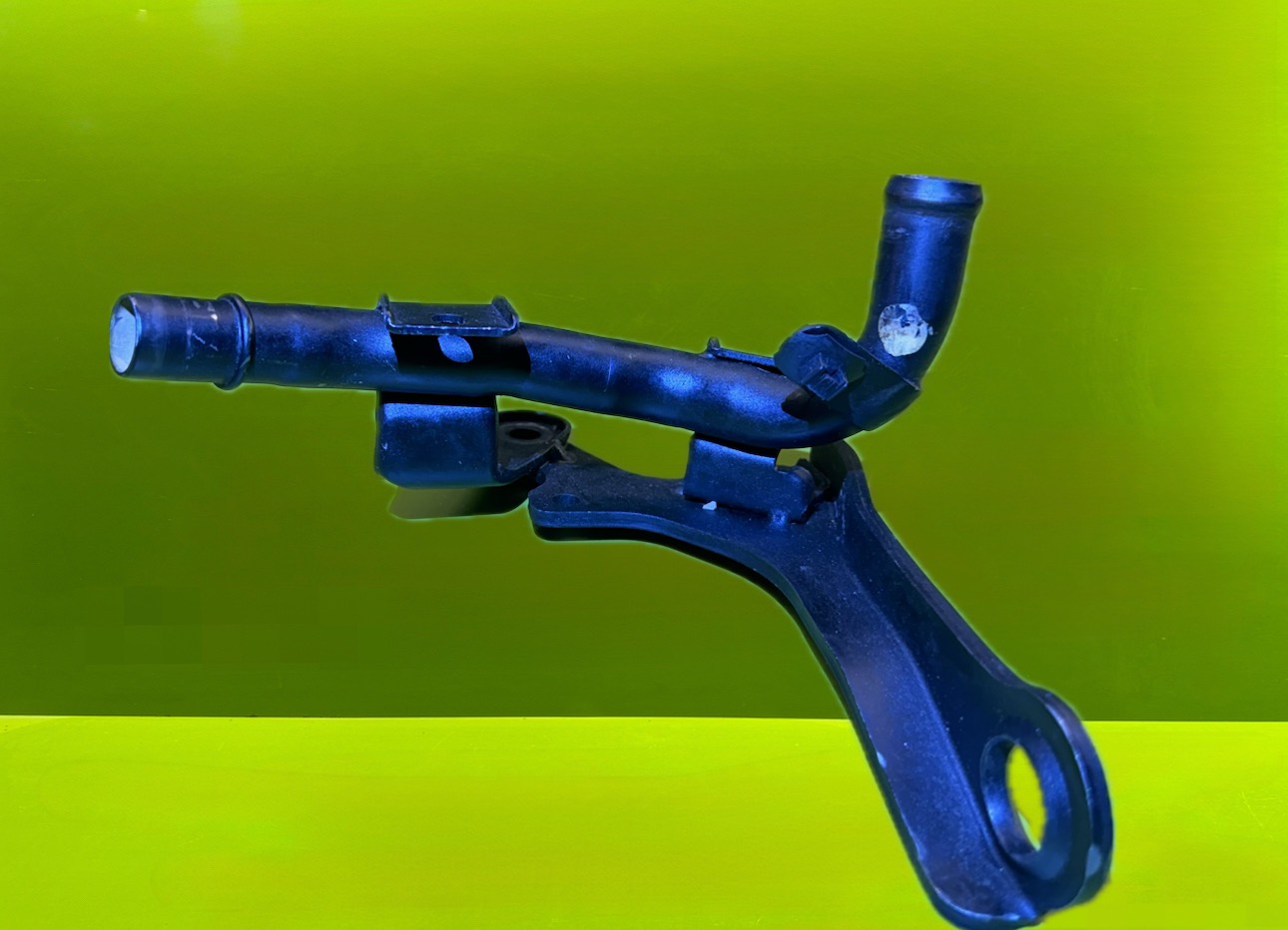 لوله فرعی آب سرسیلندر جنسیس سدان -N1