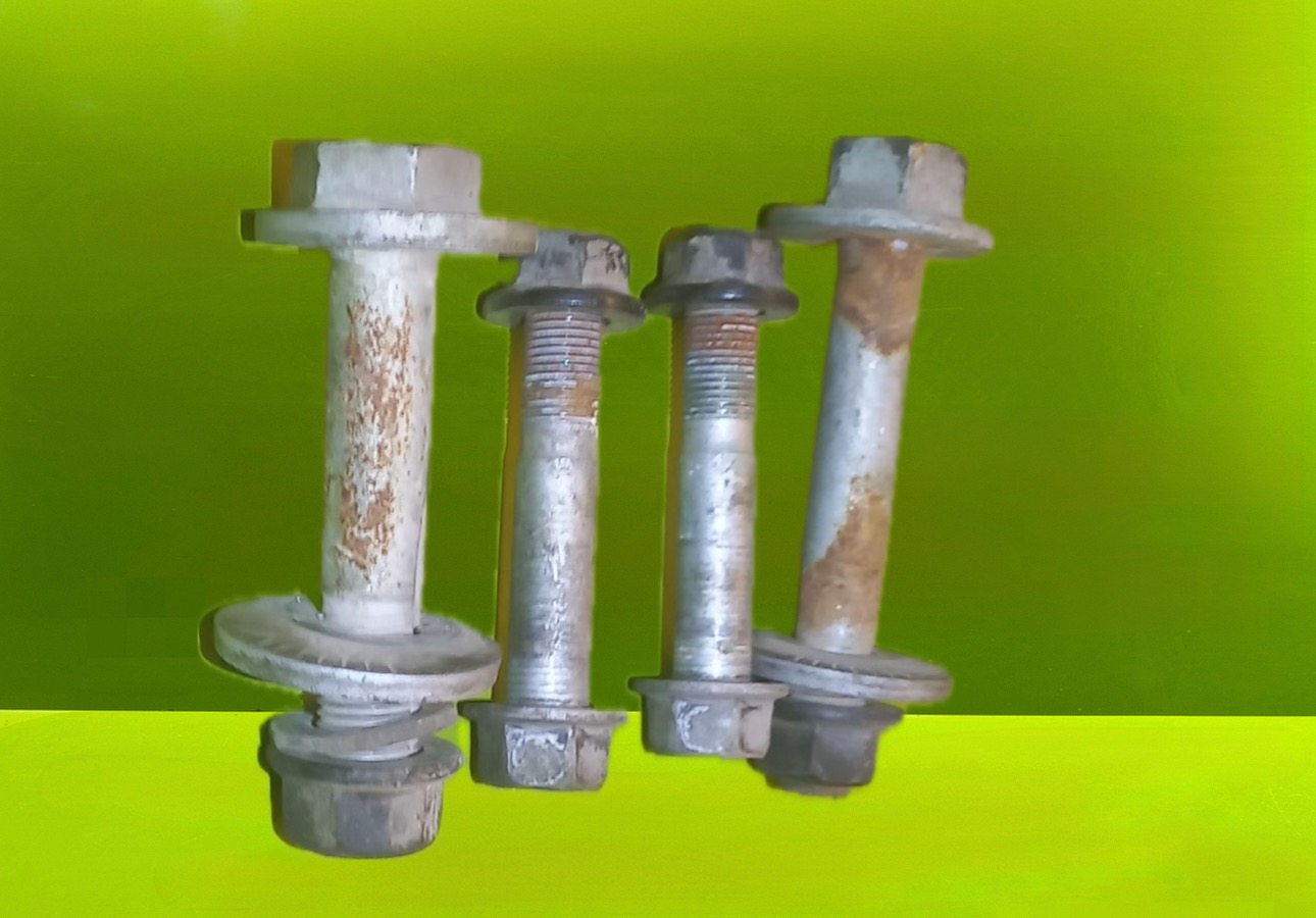 پیچ ساعتی و رام عقب جنسیس سدان _ N1