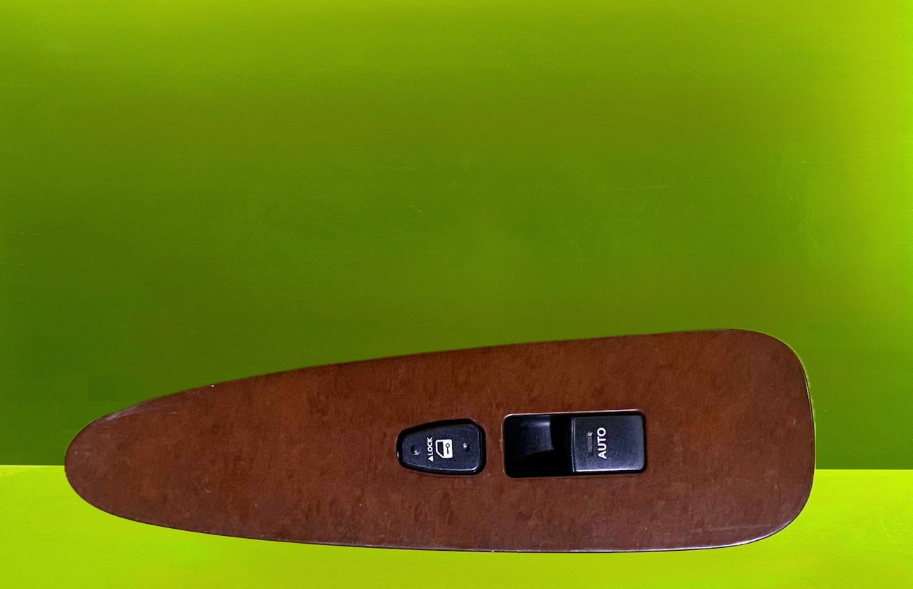 کلید شیشه بالا بر جنسیس - N1