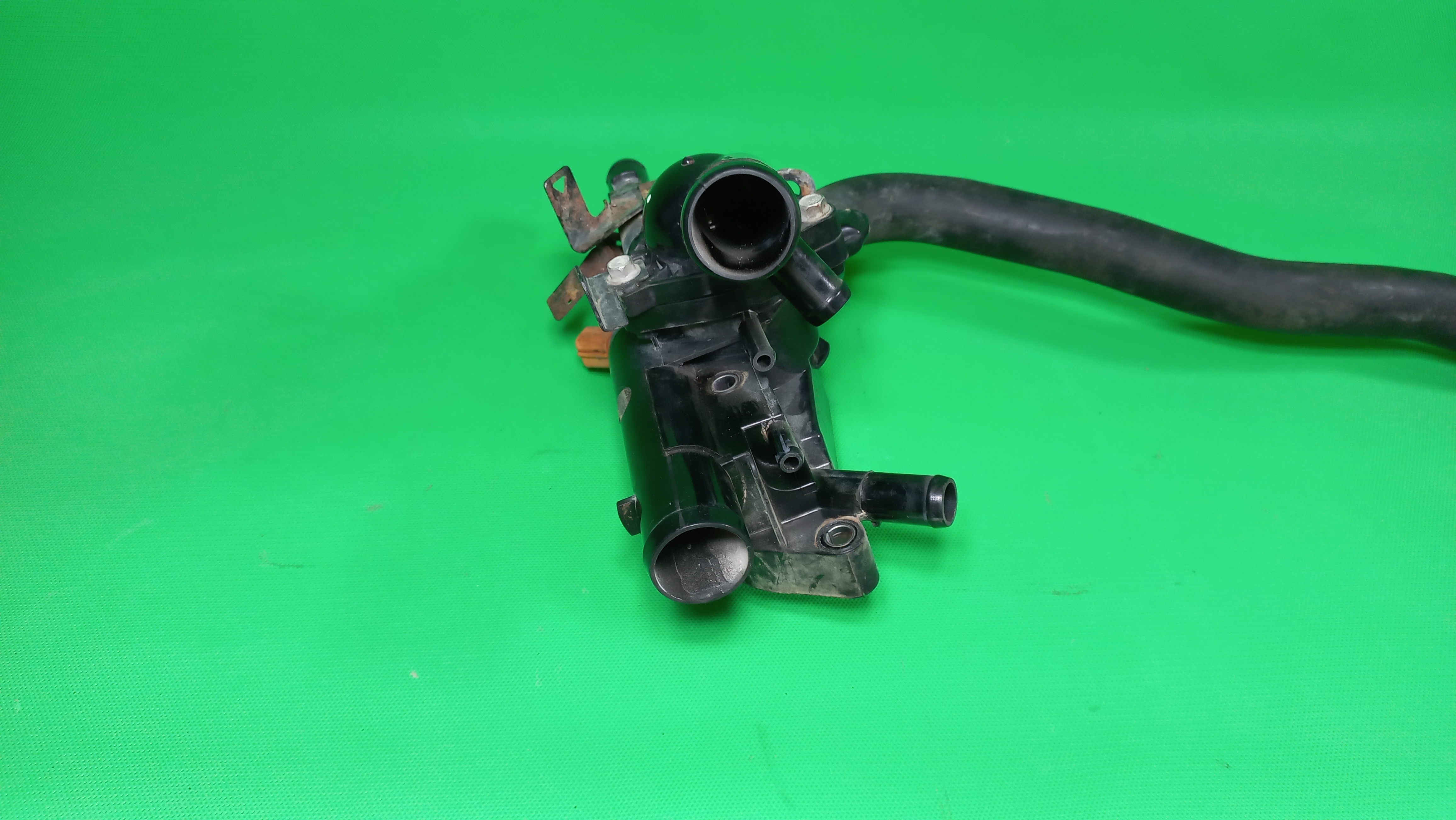 حوزینگ ترموستات اسپورتیج