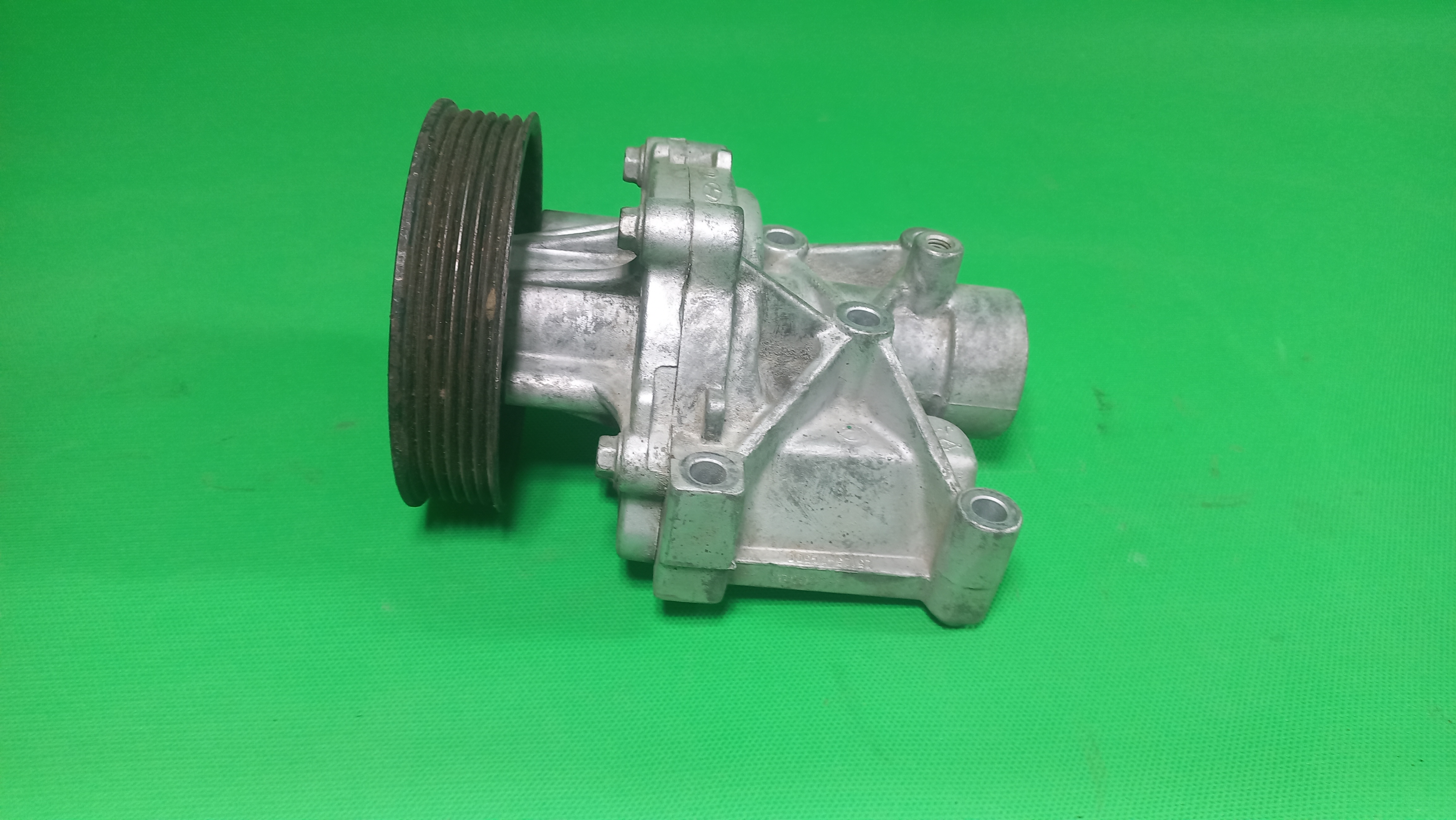 واتر پمپ هیوندا و کیا 4 سیلندر با پولی