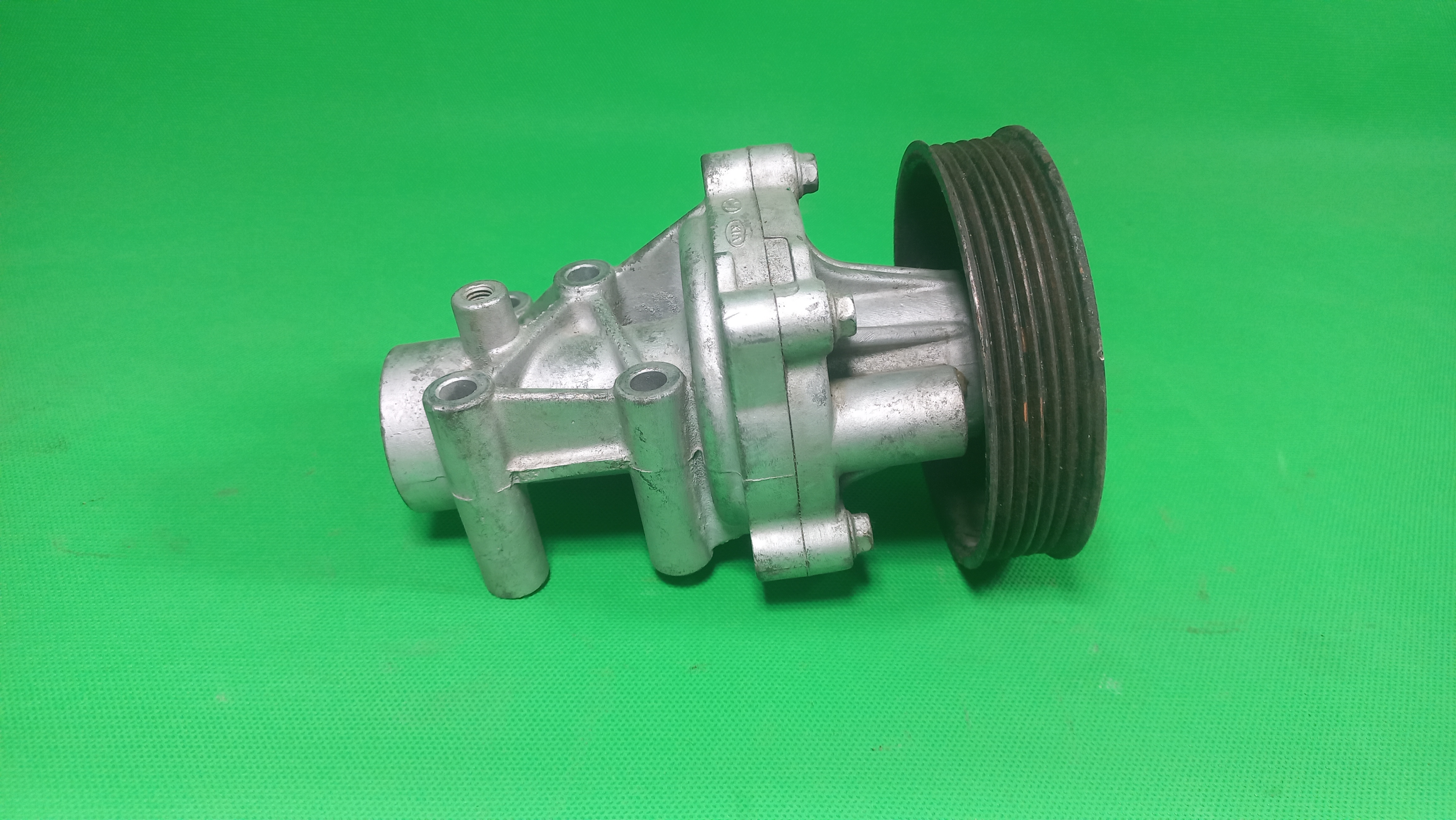 واتر پمپ هیوندا و کیا 4 سیلندر با پولی