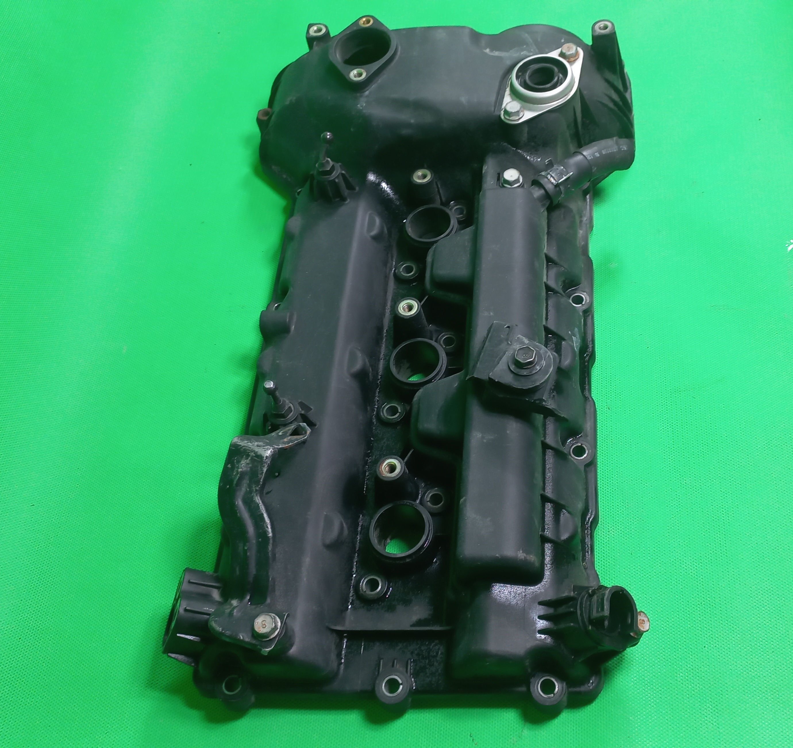 درب سوپاپ چپ جنسیس