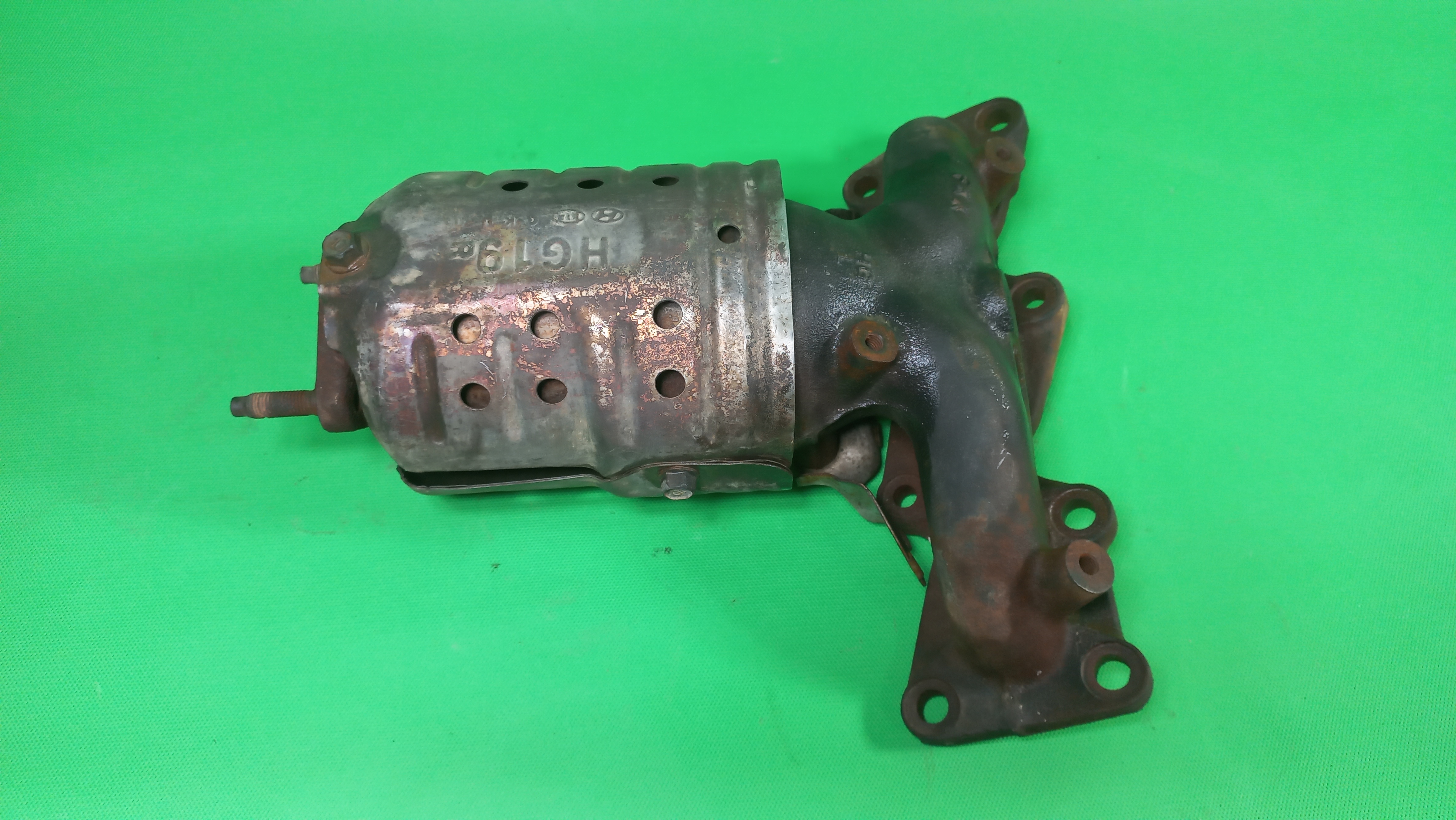 کاتالیزور سمت راست آزرا