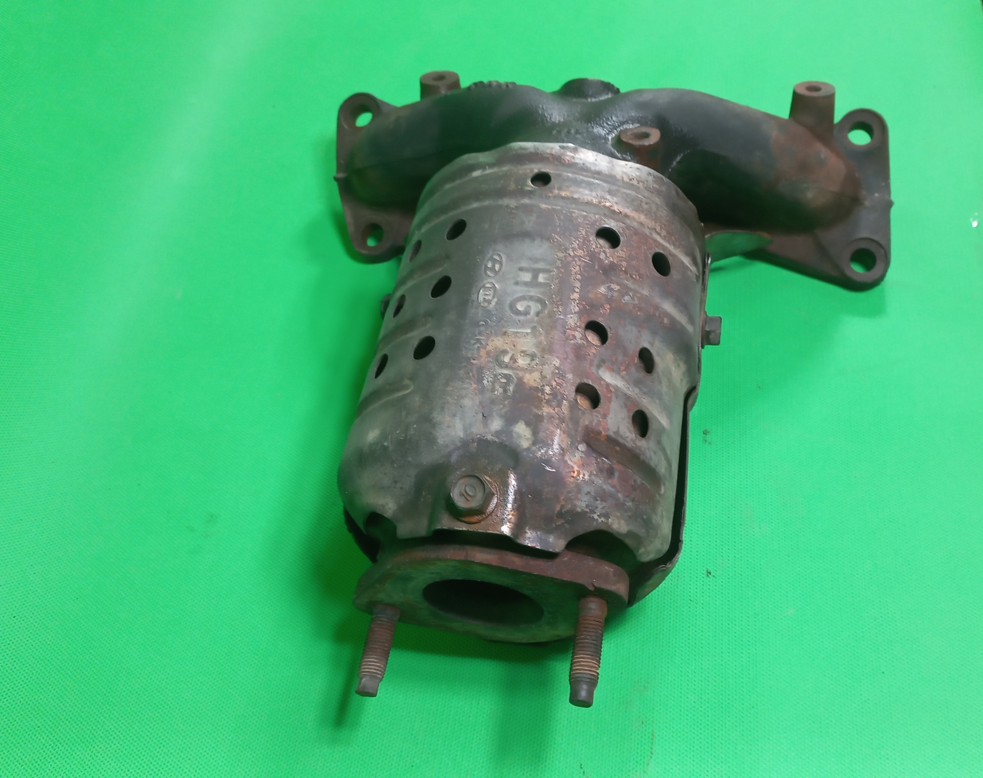 کاتالیزور سمت راست آزرا