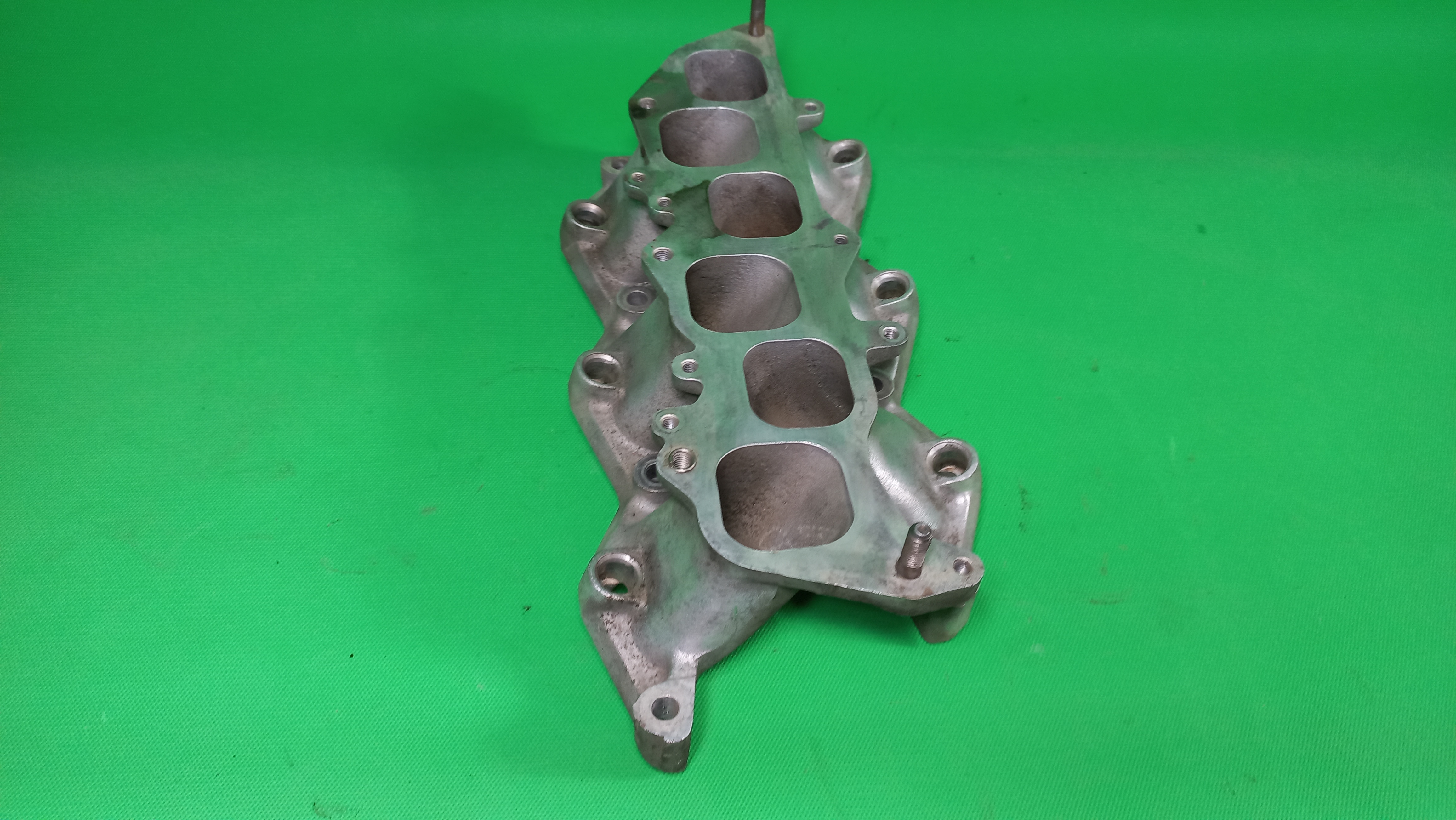 سنگ وسط آزرا